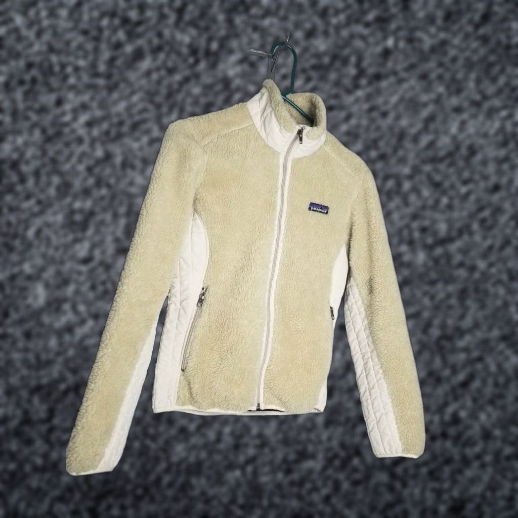 Patagonia Patagonia Jacket Women's S Tan Faux Fleece Fur 100% Polyester Distress Zipper Minor Defect Medium Lightweight Casual/AudAny Size S / US 4 / IT 40 - 1 Thumbnail