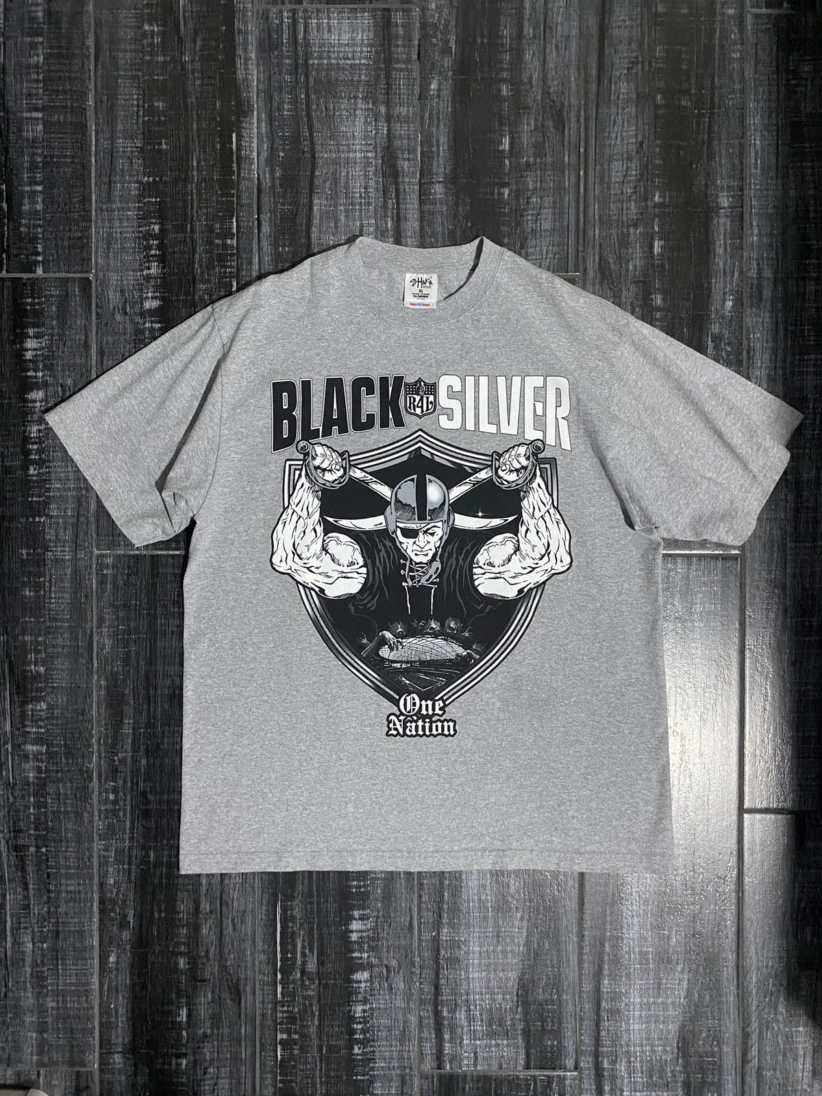 NFL Black and silver Shaka Raiders graphic tee Size US XL / EU 56 / 4 - 1 Thumbnail