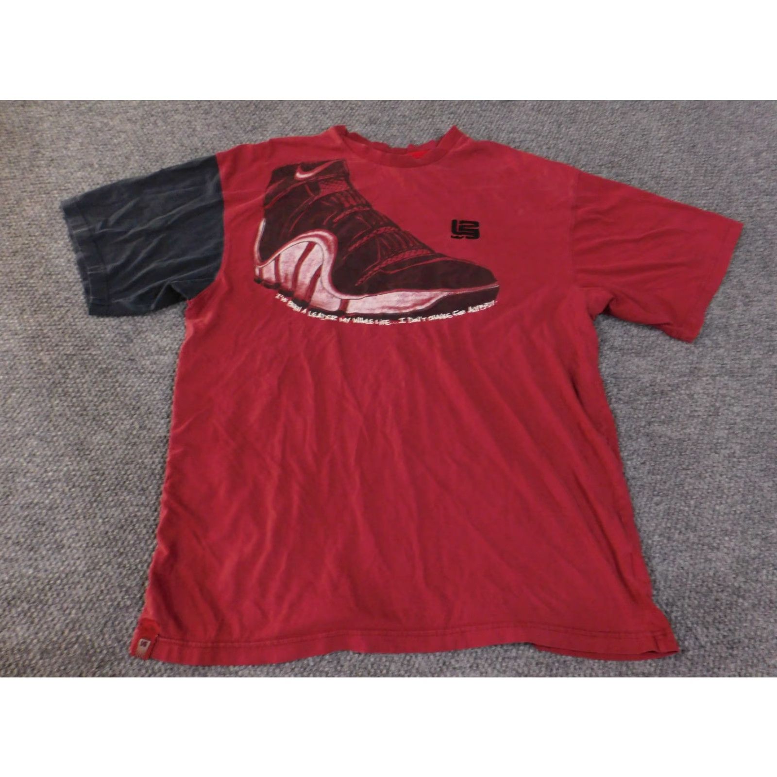 Nike Nike LeBron James Graphic T Shirt Mens XL Red Black Basketball Shoe Print Shirt Womens? Size US XL / EU 56 / 4 - 2 Thumbnail