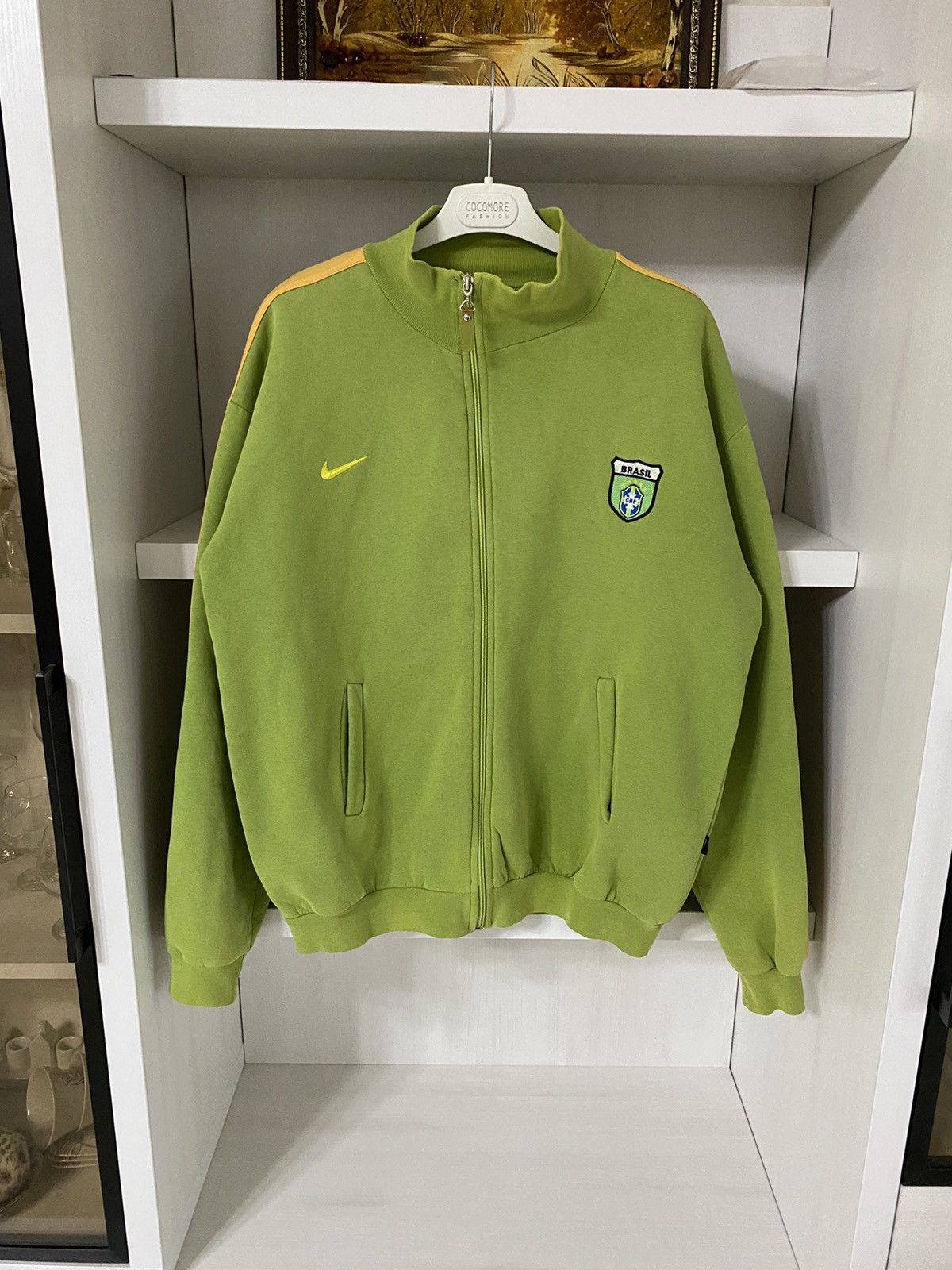 Nike Vintage Nike BRASIL Zip Hoodie Big Logo Cropped Streetwear Size US L / EU 52-54 / 3 - 1 Thumbnail