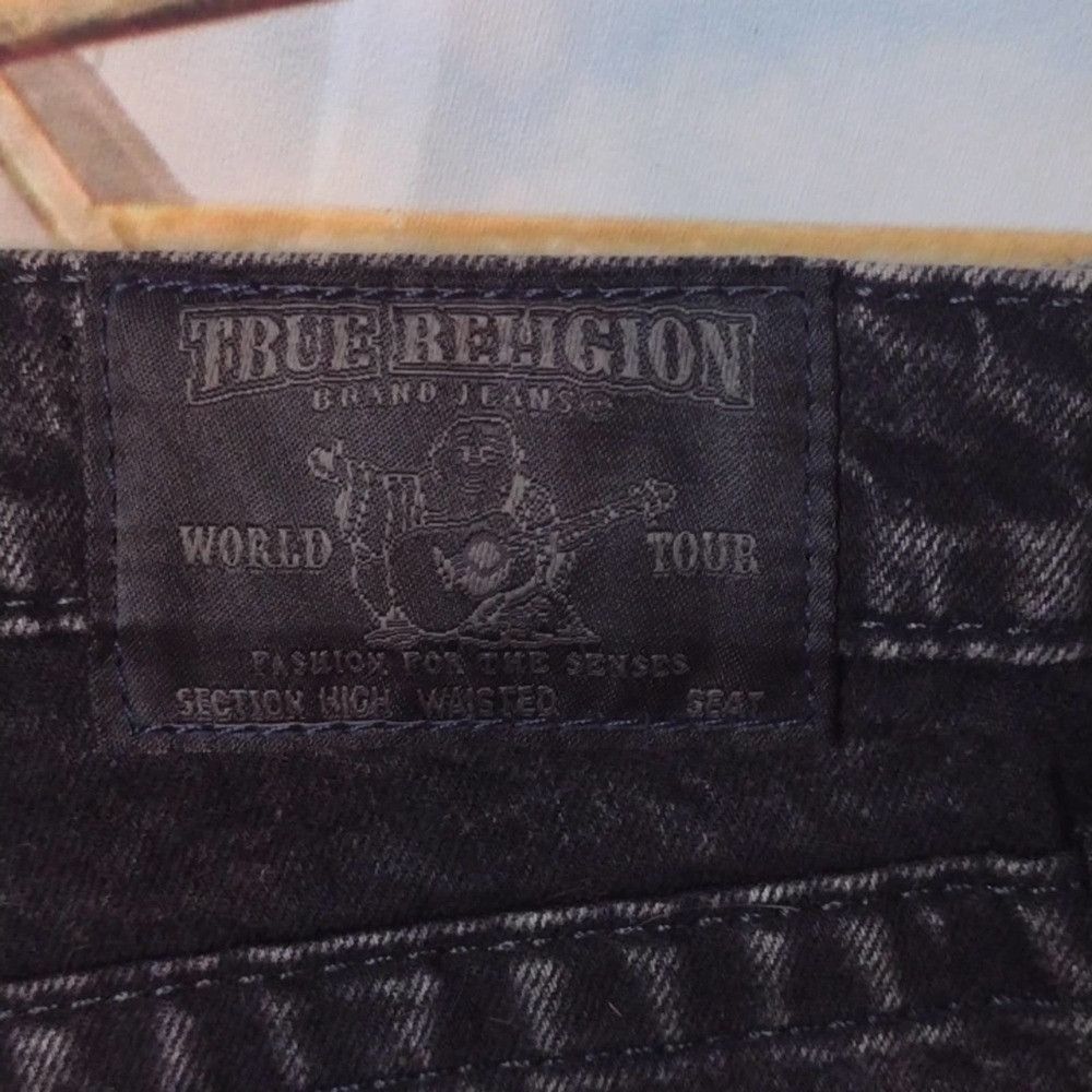 True Religion TRUE religion black distressed hi rise cut off shorts sz 26 Size 26" / US 2 / IT 38 - 5 Thumbnail