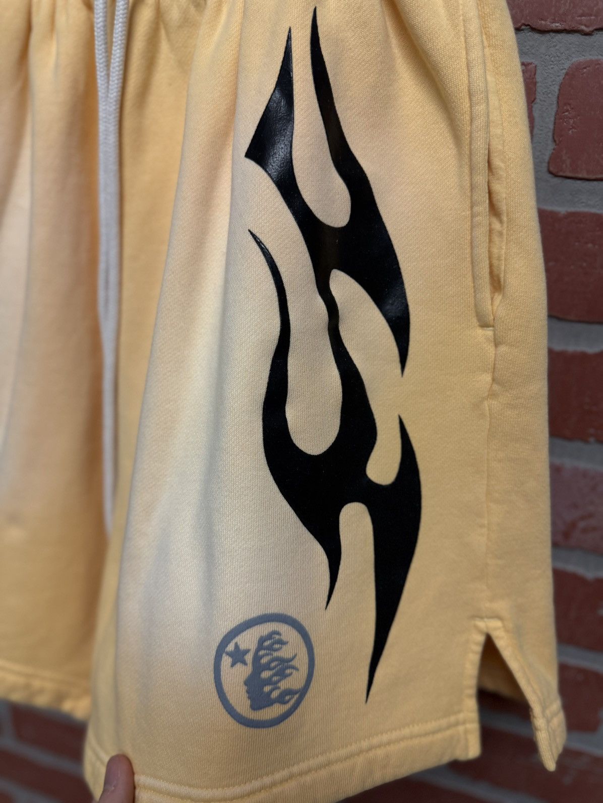 HELLSTAR Hellstar Flame Shorts Yellow Size XS Brand New Size US 30 / EU 46 - 4 Thumbnail
