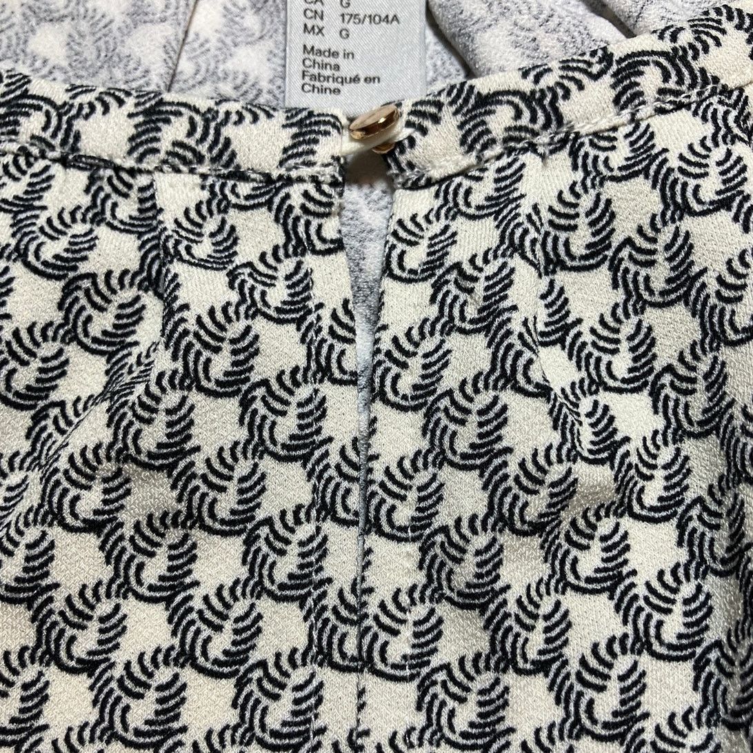 H&M H&M Geometric Pleated Keyhole Neckline Sleeveless Blouse L Size L / US 10 / IT 46 - 5 Thumbnail