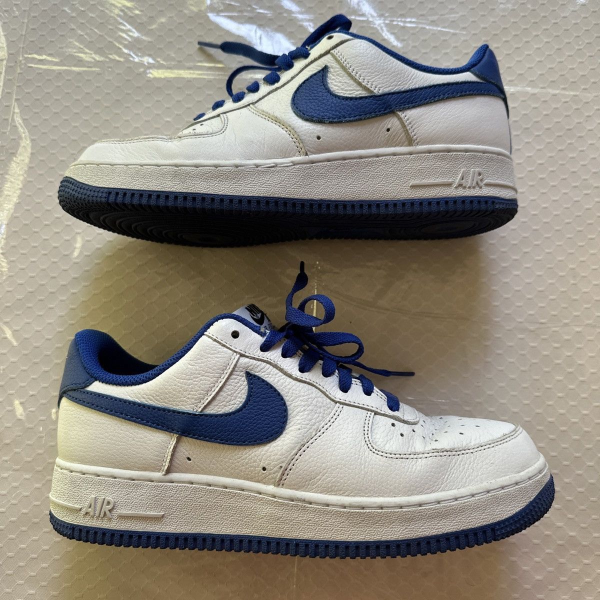 Nike Nike Men's Air Force One Low White & Blue Sneaker Size 7.5 Size US 7.5 / EU 40-41 - 2 Thumbnail