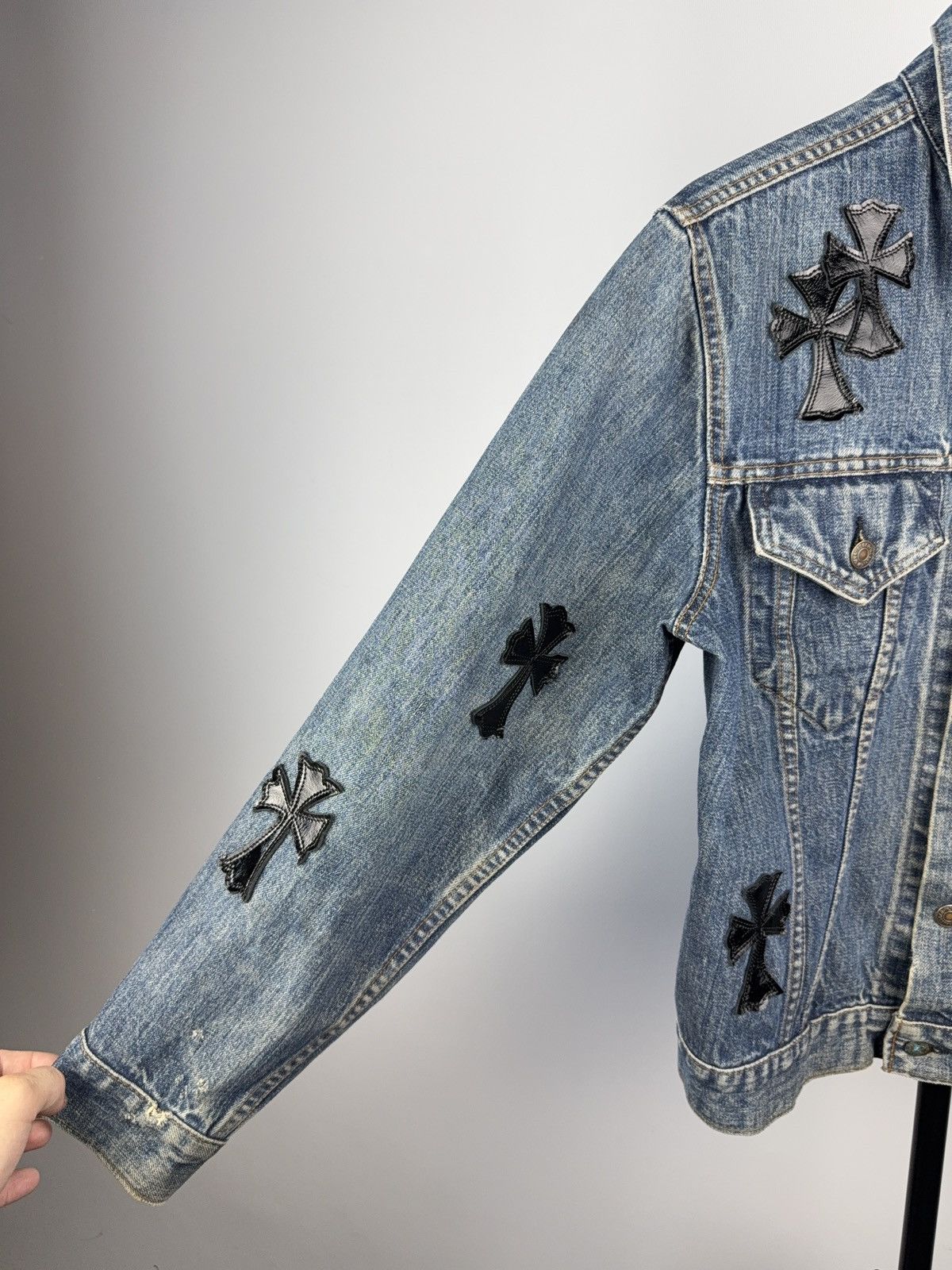 Levi's Vintage Clothing Vintage 90s Levi’s Chrome Hearts❗️Style Cross Denim Jacket Size US XS / EU 42 / 0 - 6 Thumbnail