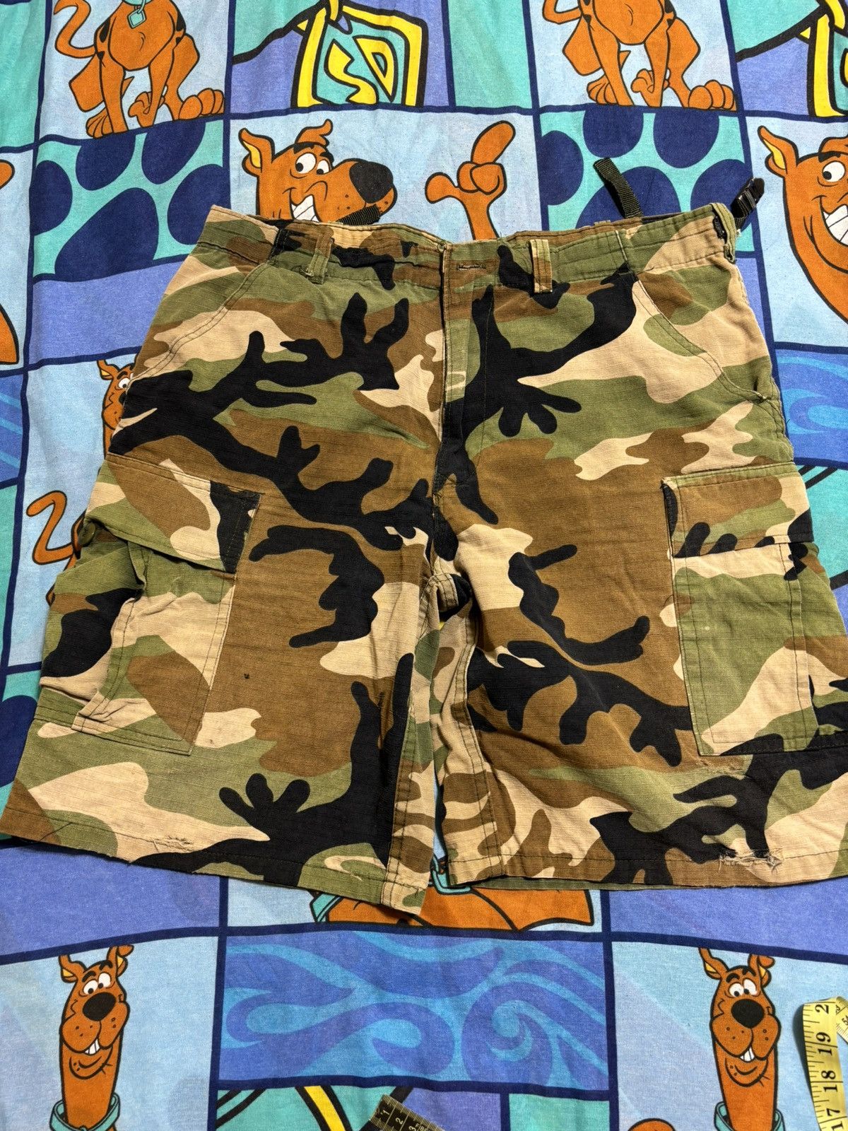 Vintage ***FINAL DROP***RARE 00s CAMO TECHNICAL CARGO SHORT 32-34 Size US 34 / EU 50 - 1 Thumbnail