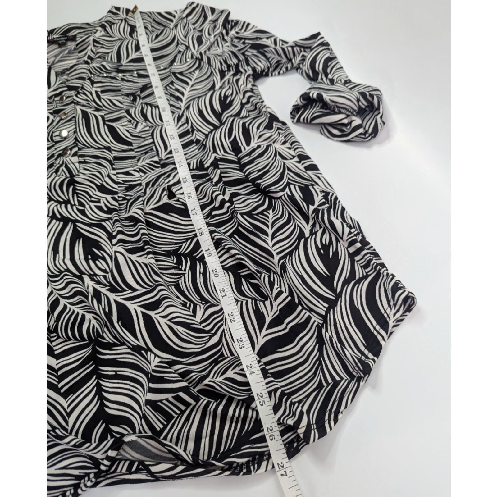 Vintage Cocomo Black White Swirled 3/4 Roll Tab Sleeve Button Top V-Neck Henley Sz Large Shirt Woman Blouse Casual Size L / US 10 / IT 46 - 4 Thumbnail