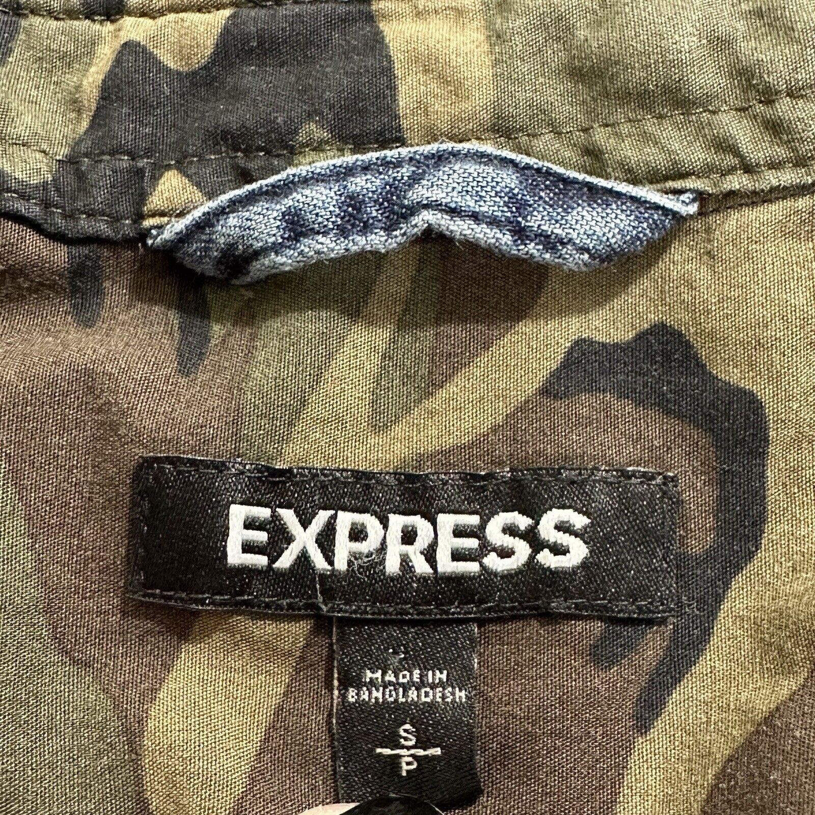 Express Express Small Blue Denim Button Down Shirt Green Camo Pocket Size US S / EU 44-46 / 1 - 3 Thumbnail