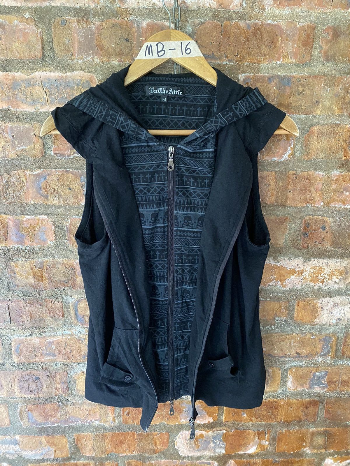 In The Attic Vtg skull and cross double layer hoodie Size US M / EU 48-50 / 2 - 2 Thumbnail