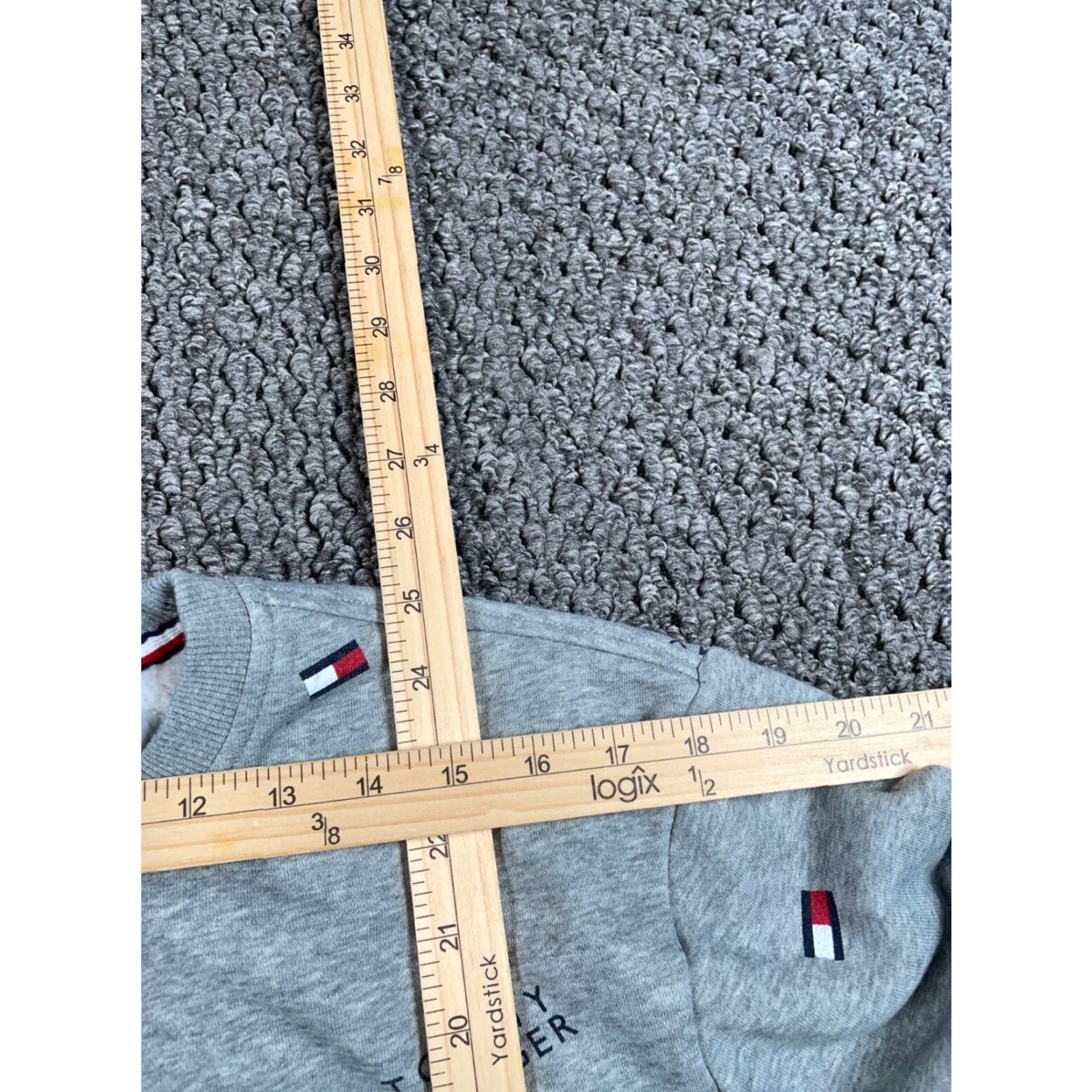 Tommy Hilfiger Tommy Hilfiger All Over Spell Out Sweatshirt Adult Large Gray Crewneck AOP Size US L / EU 52-54 / 3 - 6 Thumbnail