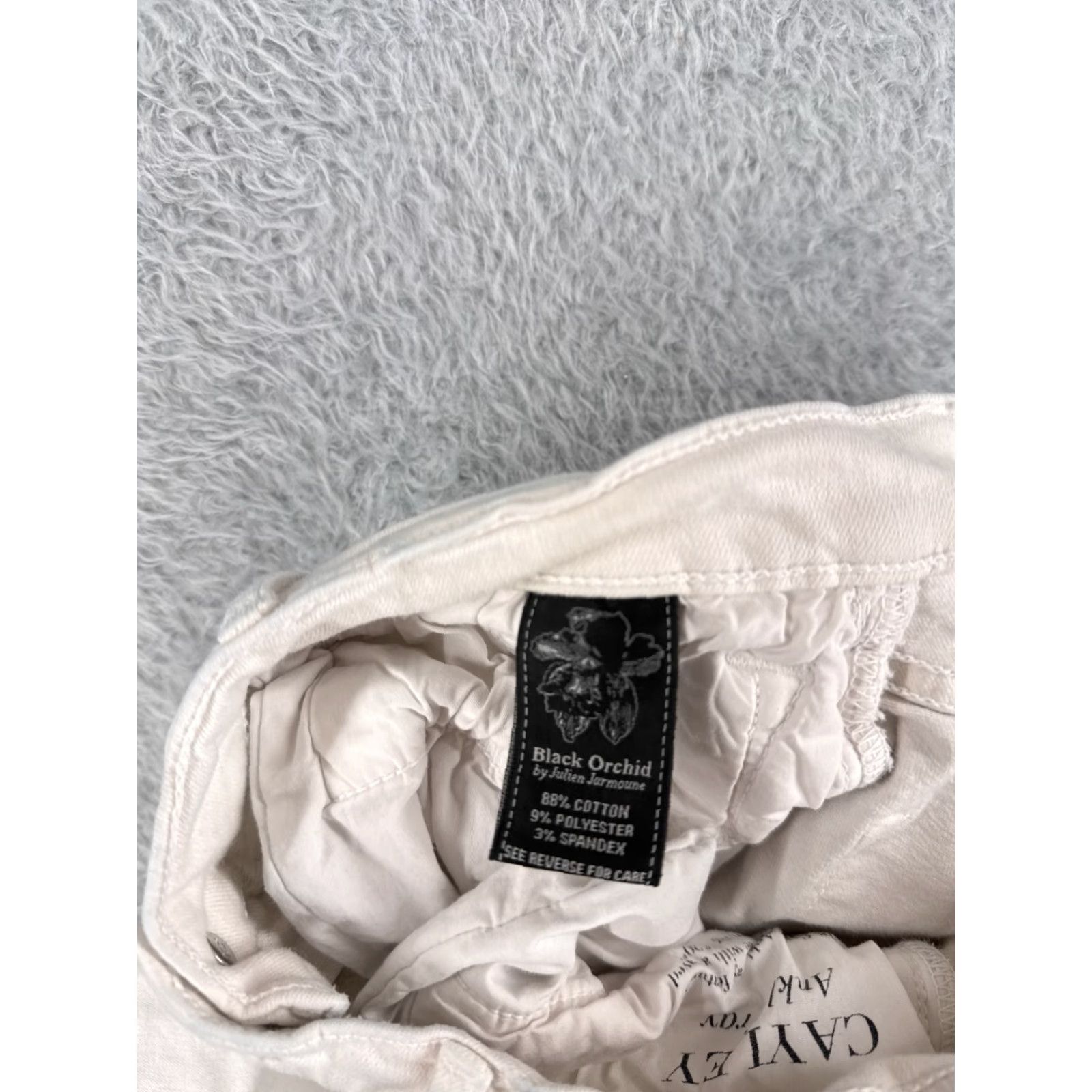 Vintage Black Orchid Jeans Womens Pants 28 White Denim Flared Distressed Raw Hem 24x29 Cotton Blend 5-Pocket Regular Button Zip Jeans Womens Size 28" / US 6 / IT 42 - 7 Thumbnail