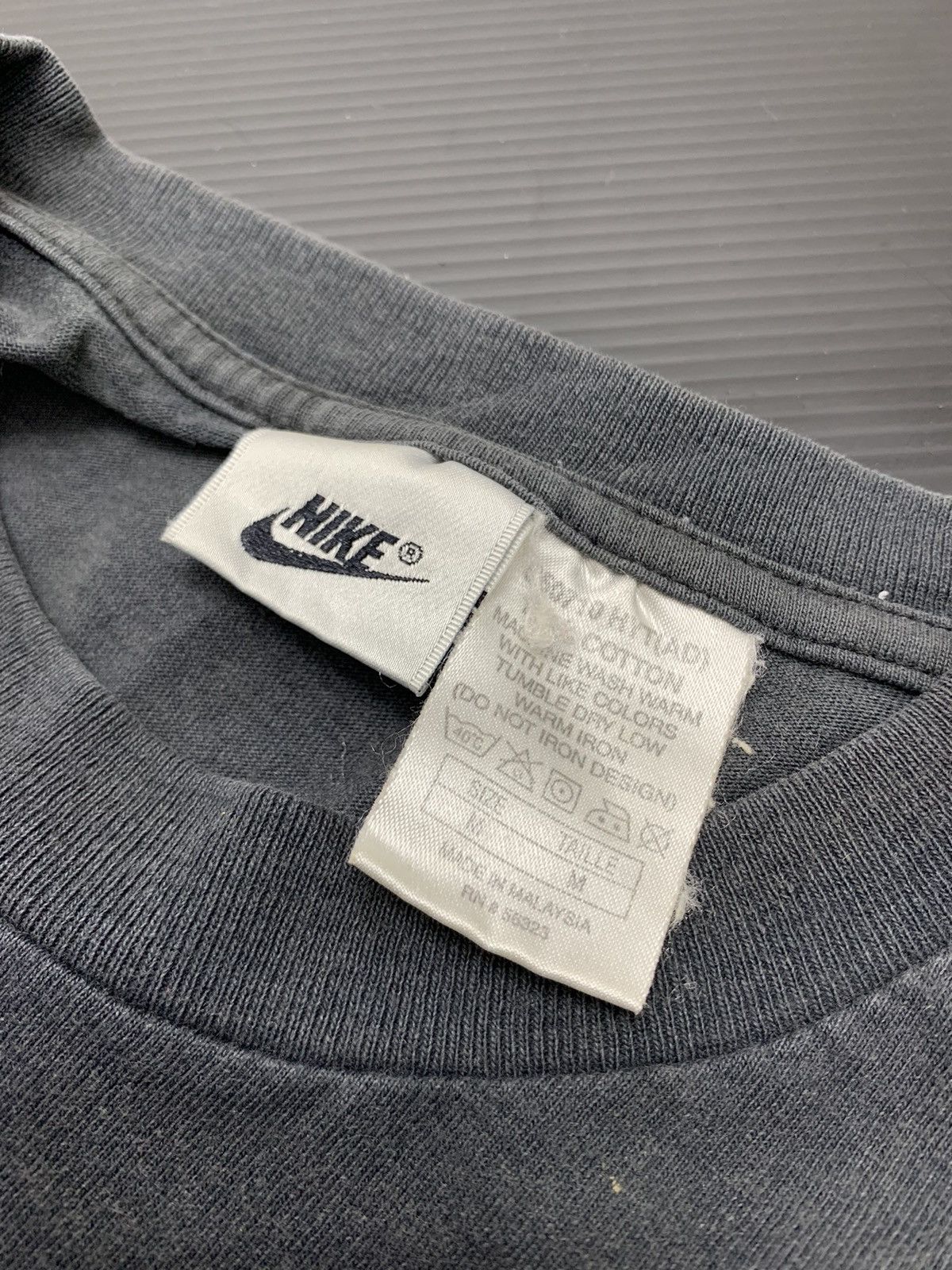 Nike Vintage 90s Trashed Faded Chris Webber Nike Tshirt Size US L / EU 52-54 / 3 - 4 Thumbnail