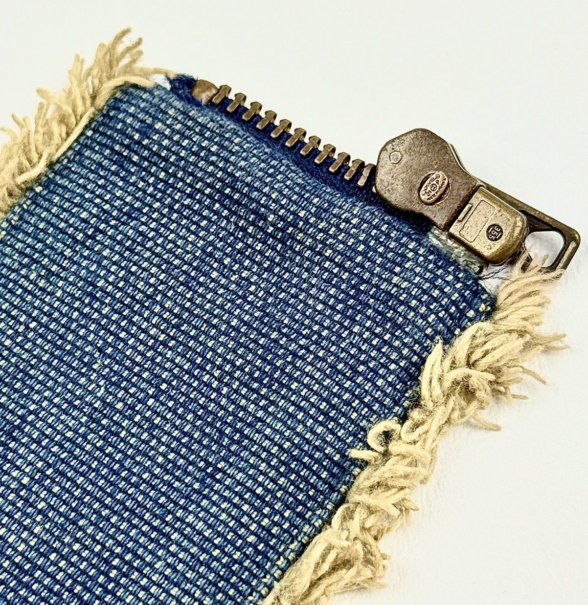 Chanel Chanel - Karl - FW/01 - Denim - Rhinestone - CC - Logo Cuff Size ONE SIZE - 20 Thumbnail