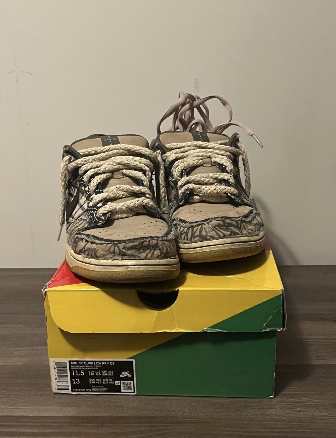 Nike × Travis Scott Travis Scott Nike SB Dunk Low Plaid/Bandana Size 11.5 Size US 11.5 / EU 44-45 - 2 Thumbnail