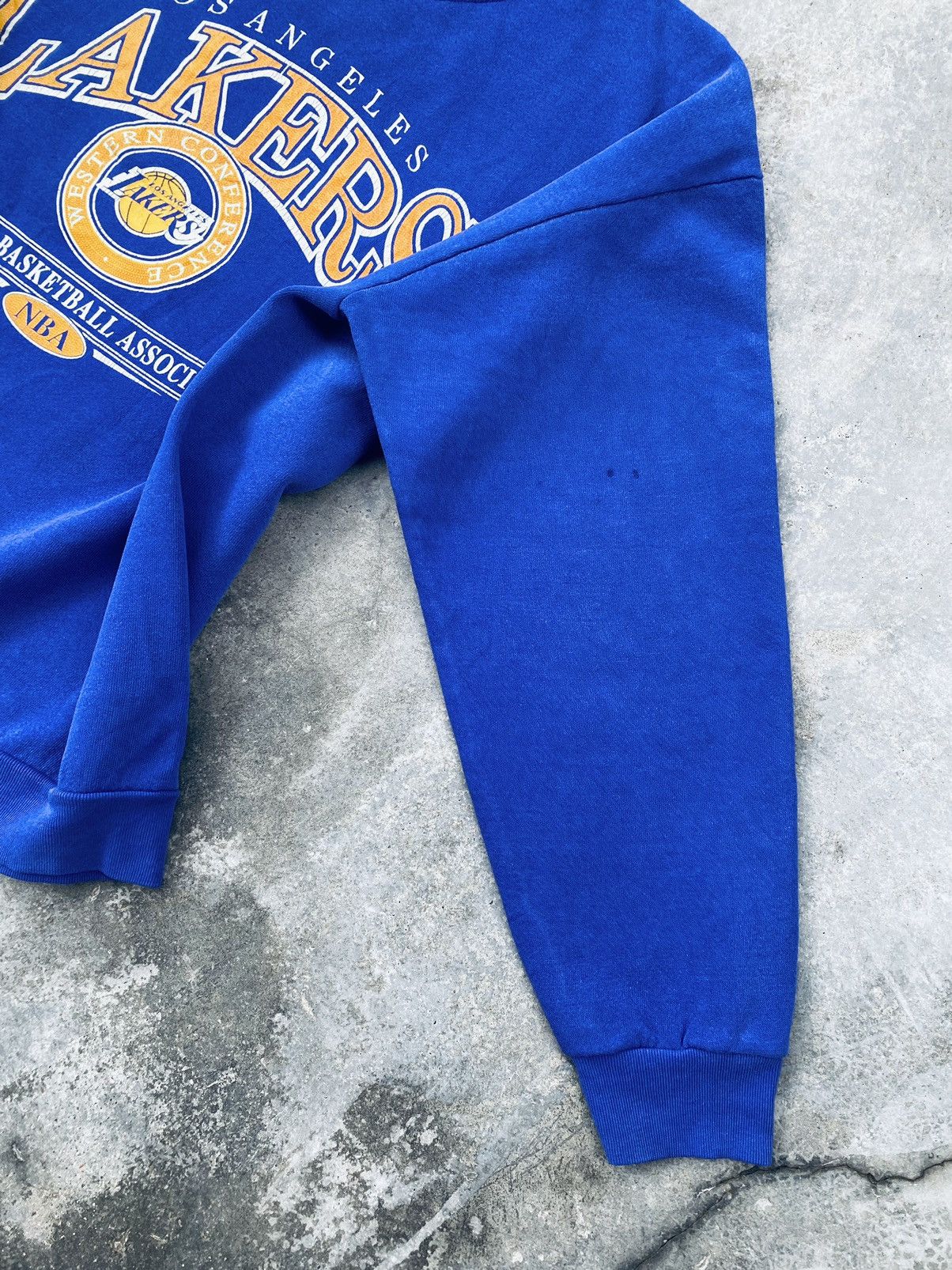 Vintage Vintage 90s Los Angeles Lakers Nba Sweatshirt Size US XL / EU 56 / 4 - 14 Thumbnail