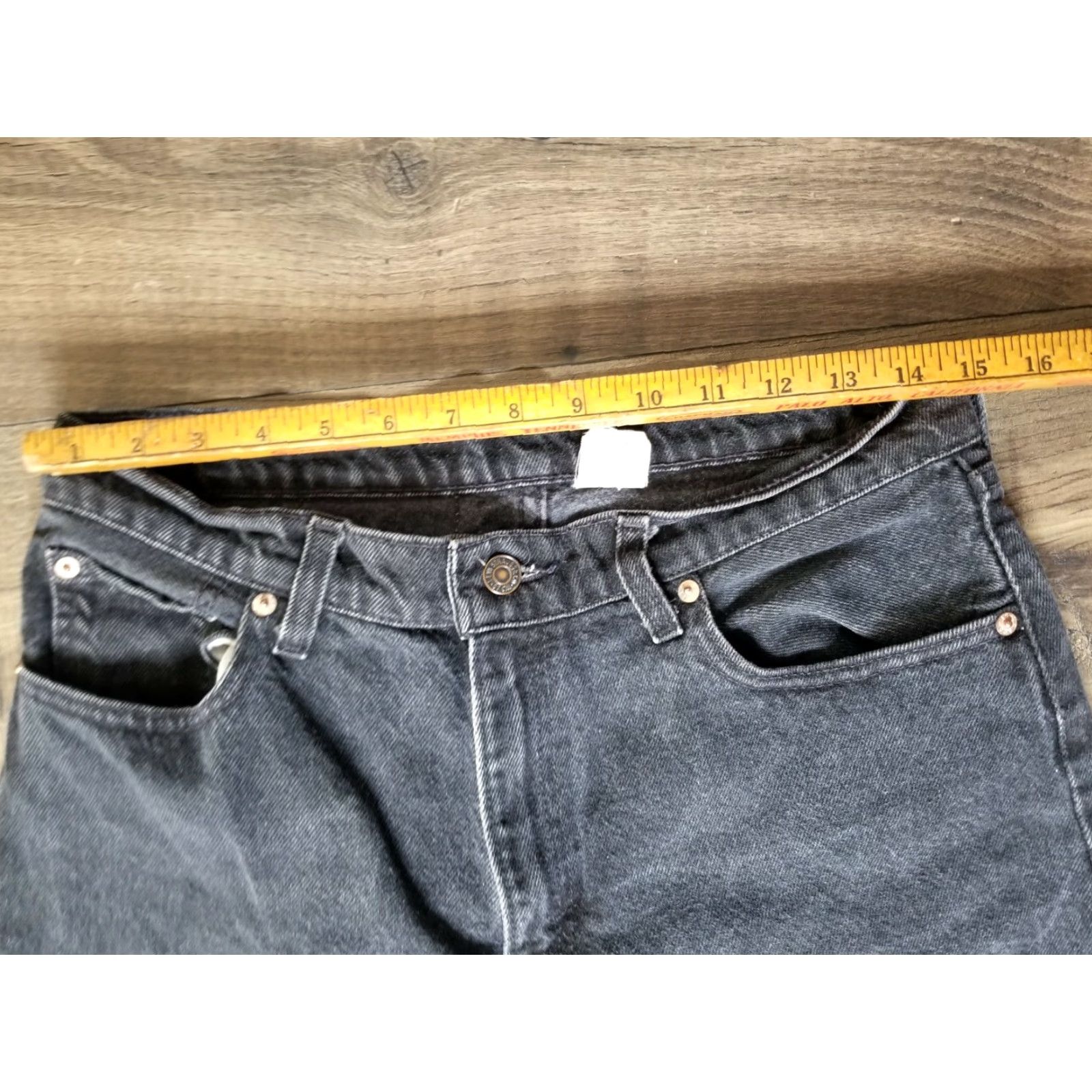 Levi's Vintage Levi's Jeans Women's Tapered Regular Fit Sz 13 Black 90s Made in USA Size 34" / US 12 / IT 48 - 4 Thumbnail