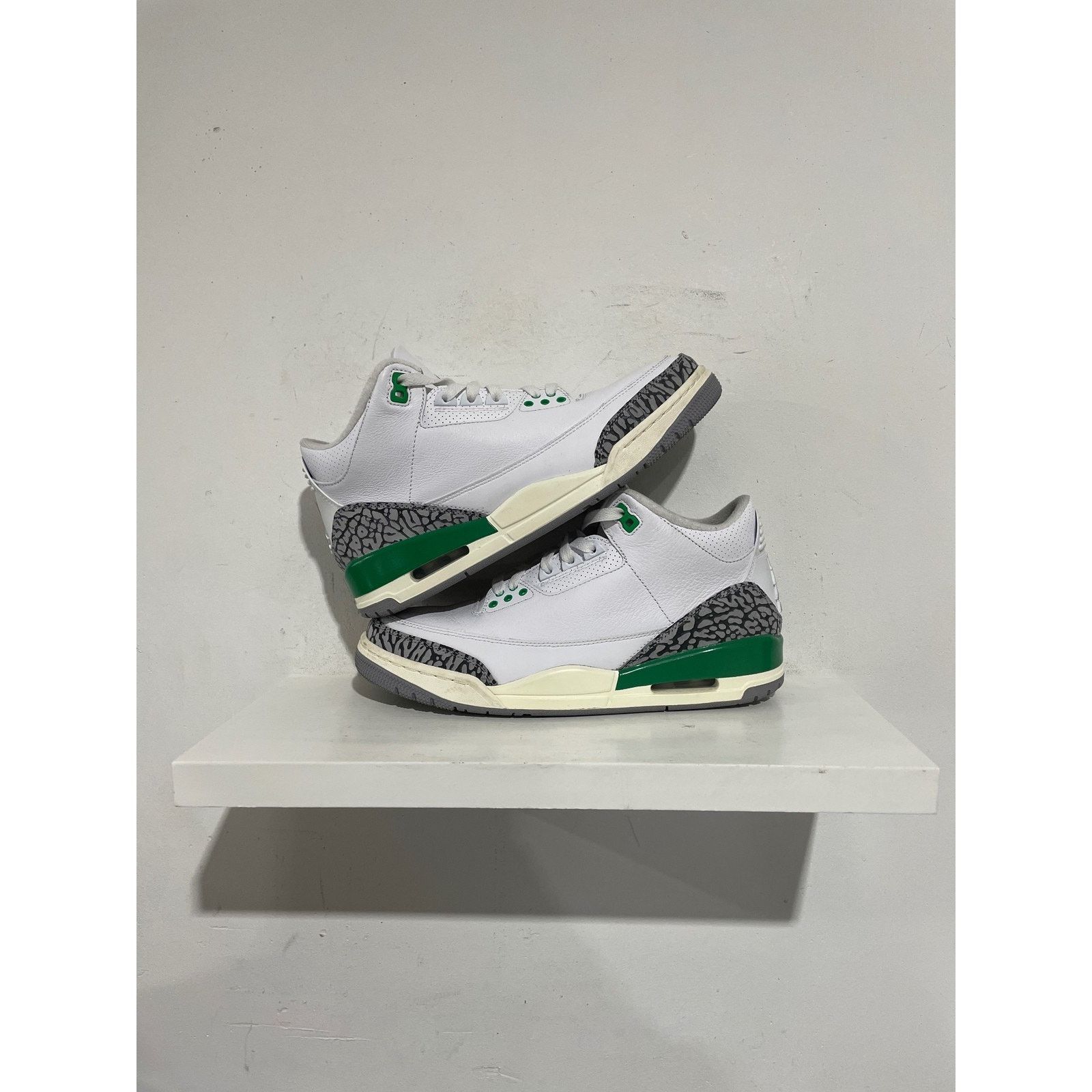 Nike JORDAN 3 RETRO LUCKY GREEN SIZE 8.5M (10W) PREOWNED Size US 8.5 / EU 41-42 - 1 Thumbnail