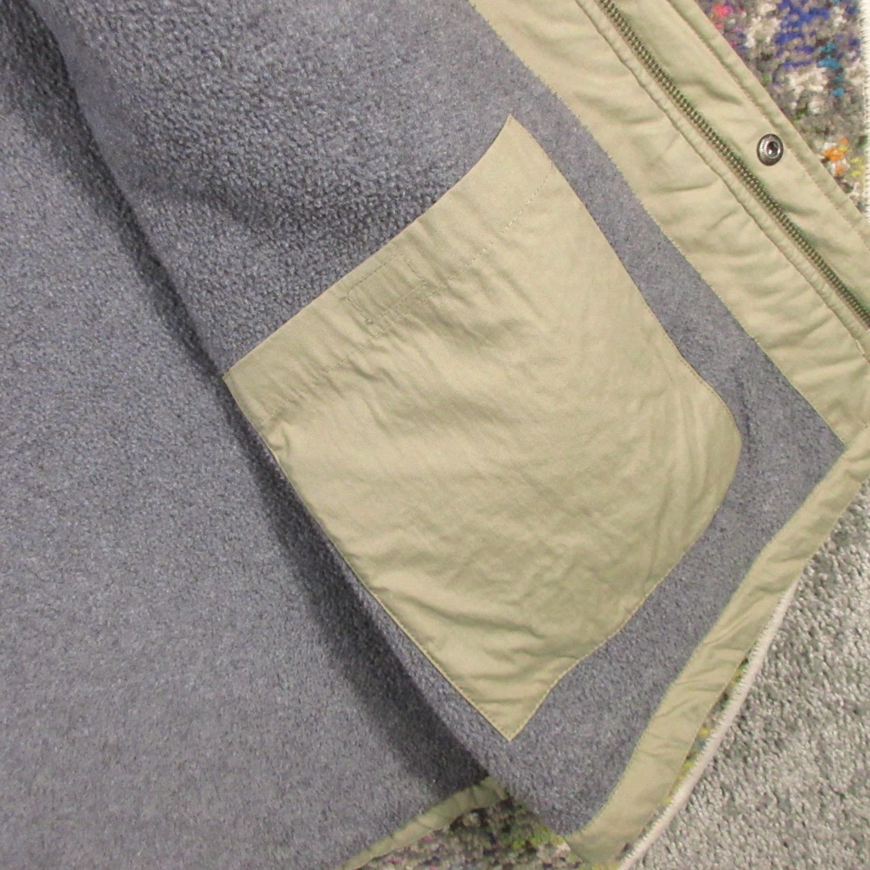 Eddie Bauer Eddie Bauer Vest Mens XL Beige Fleece Lined Full Zip Pockets Water Resistant Outdoor Camping Hiking Hunting Mer eng Style: Vest (Note: this seems off) Size US XL / EU 56 / 4 - 6 Thumbnail