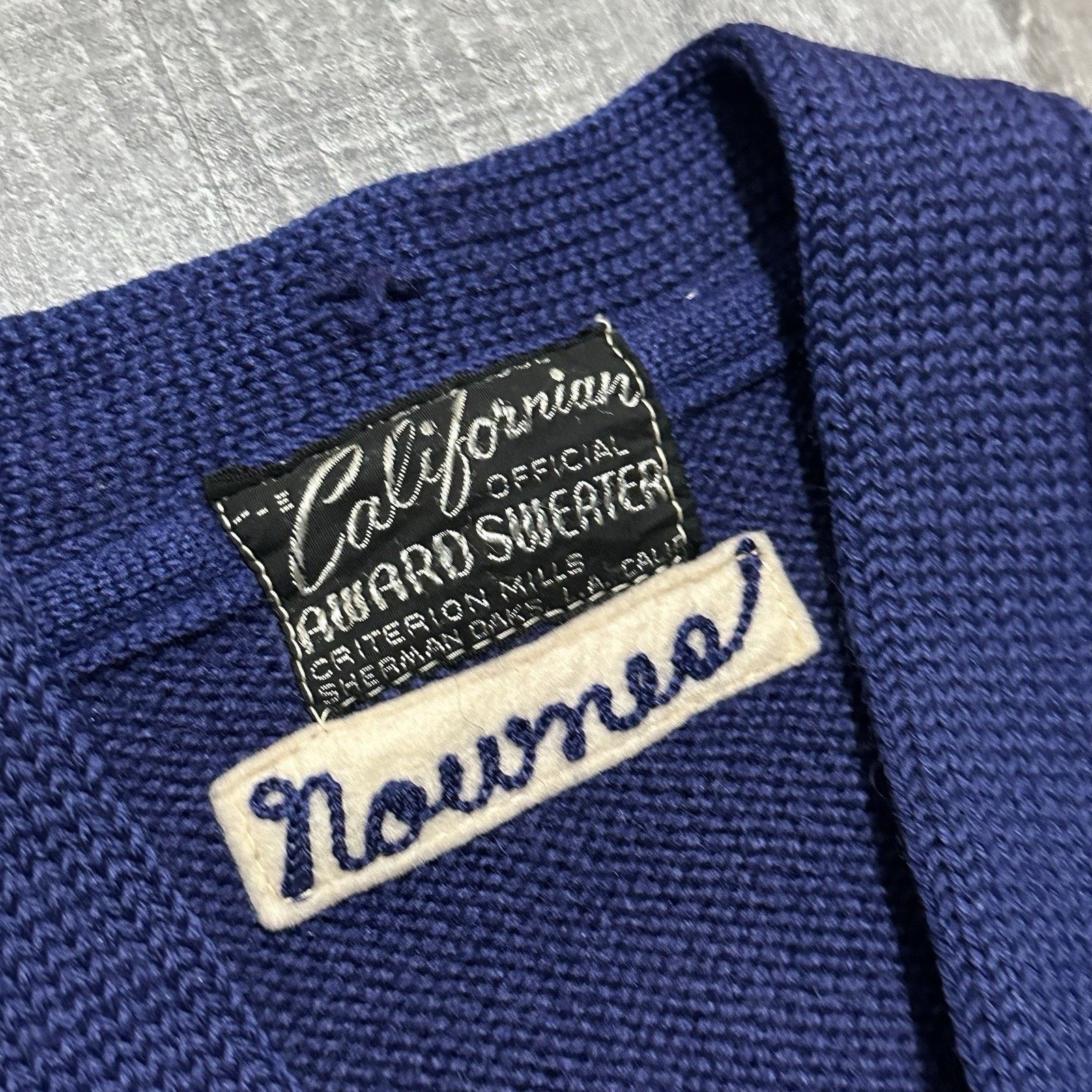 Vintage VTG Notre Dame Men’s Medium Criterion Mills Cardigan Sweater Size US M / EU 48-50 / 2 - 18 Thumbnail