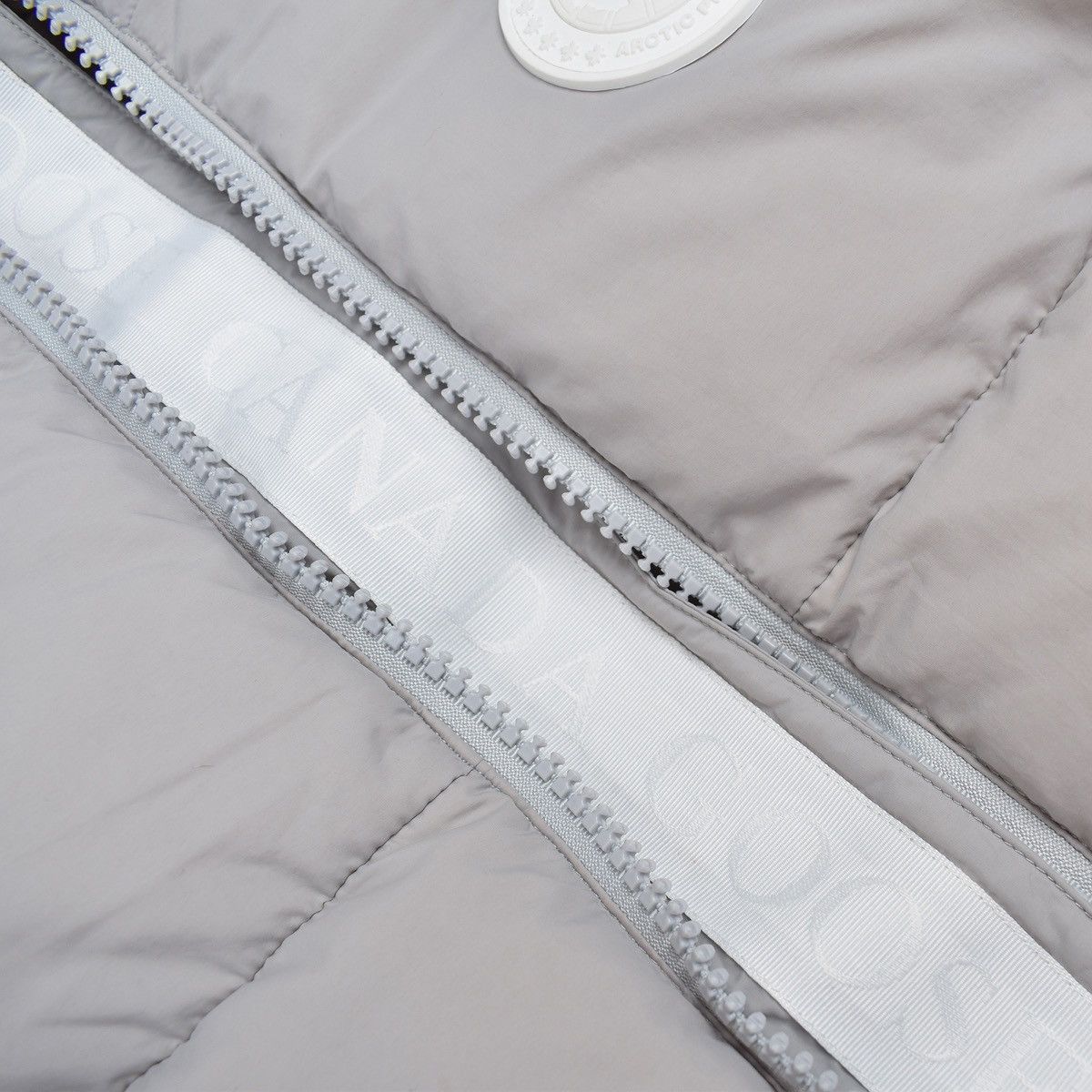 Canada Goose *BNWOT* CANADA GOOSE EVERETT PUFFER DOWN VEST Size US M / EU 48-50 / 2 - 9 Thumbnail