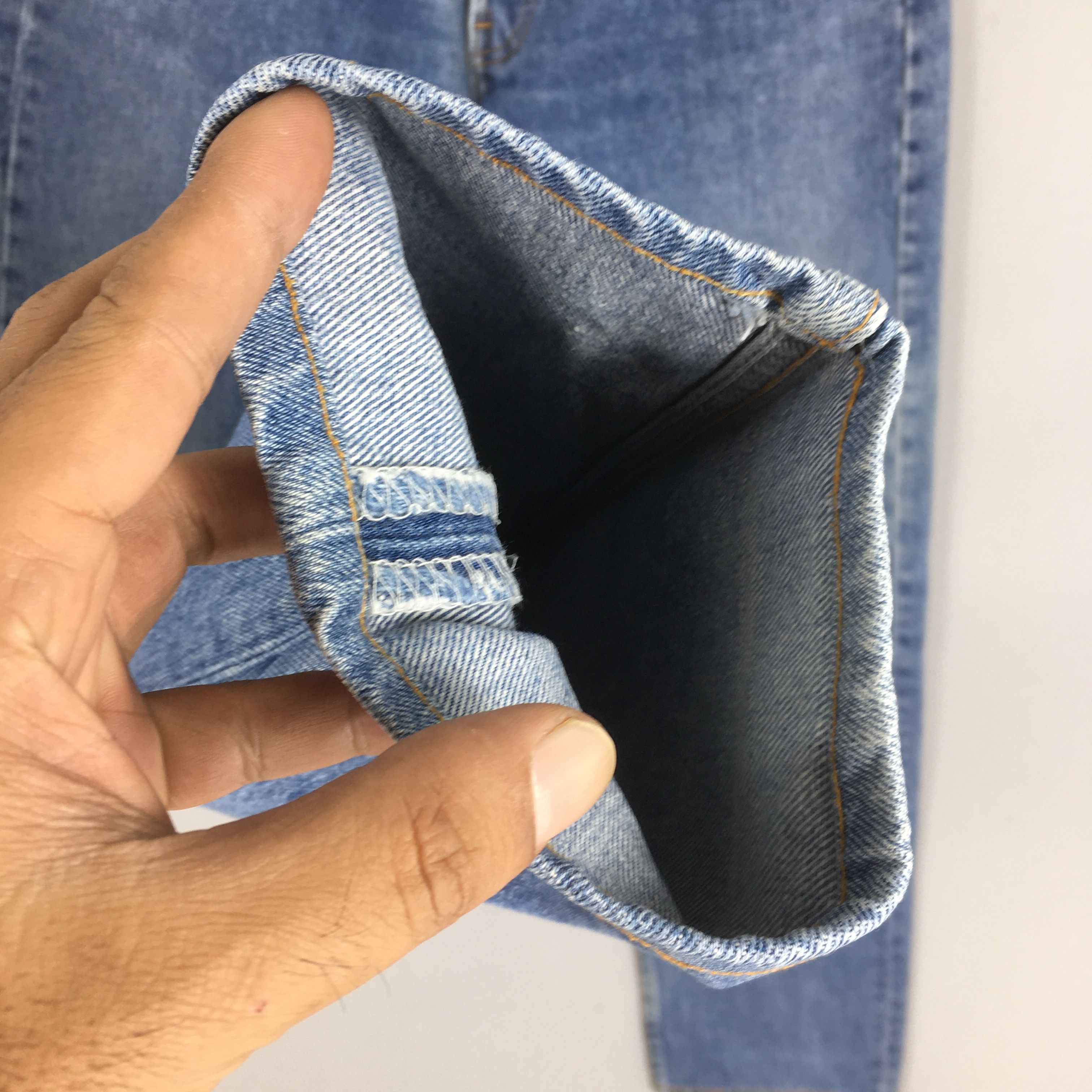Levi's Size 28x30 Vintage 90s Levi's 501 Distressed Blue Jeans S374 Size US 28 / EU 44 - 4 Thumbnail