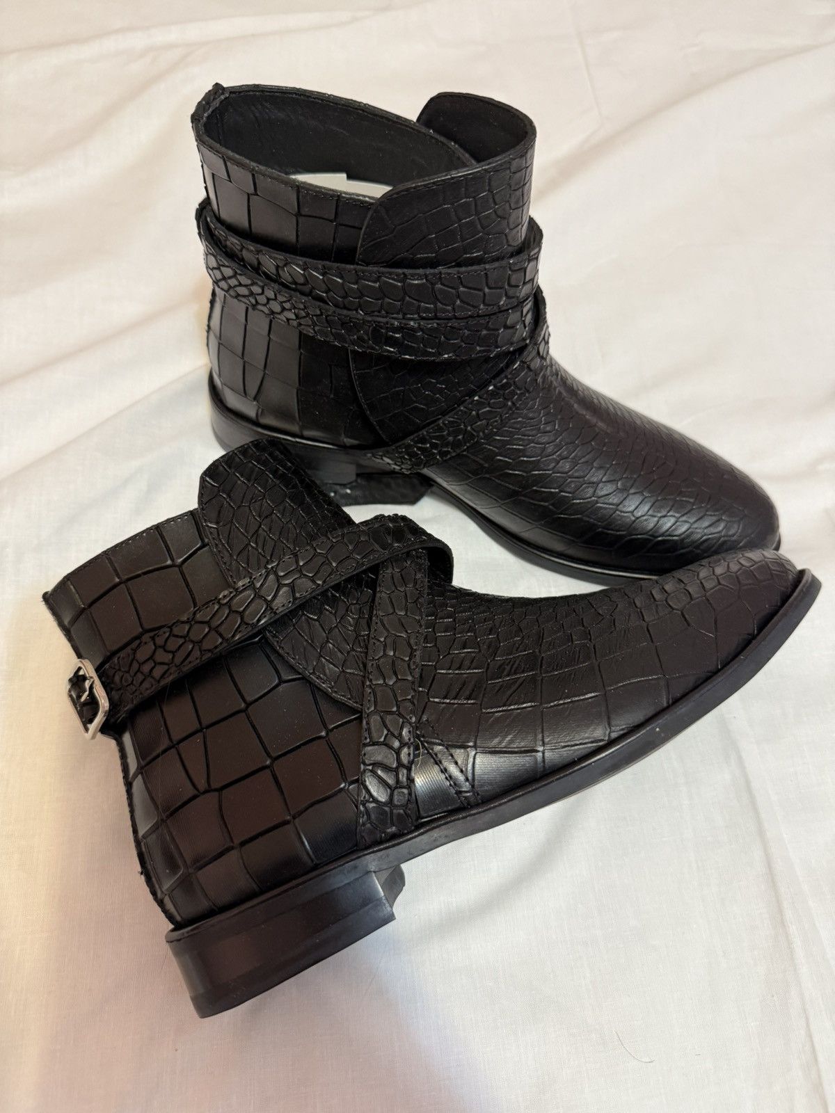 Back handmade crocodile embossed leather buckle boots