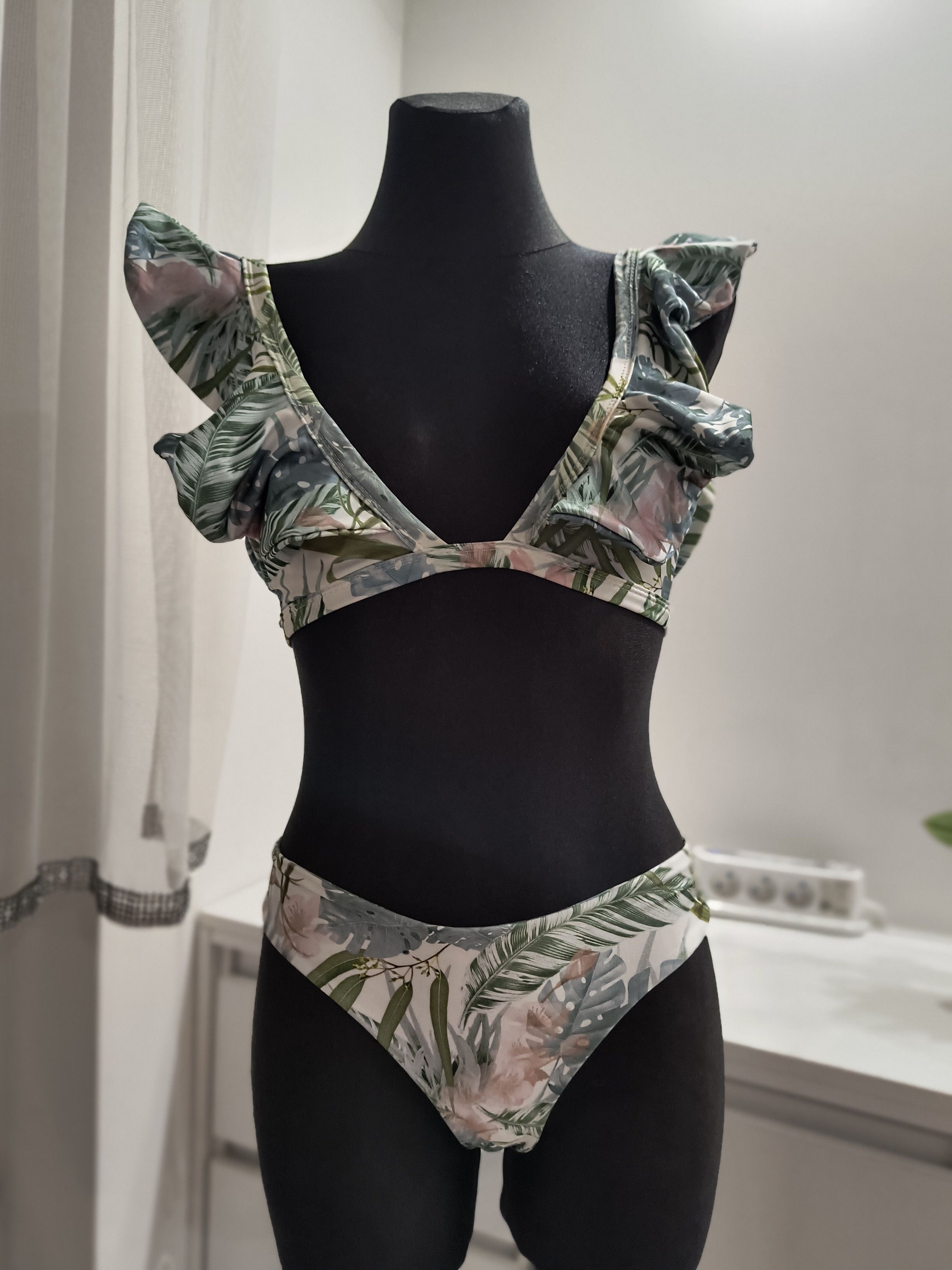 PrettyLittleThing Swimsuit S / 36 / 8 · New with tag · PrettyLittleThing Size ONE SIZE - 1 Thumbnail