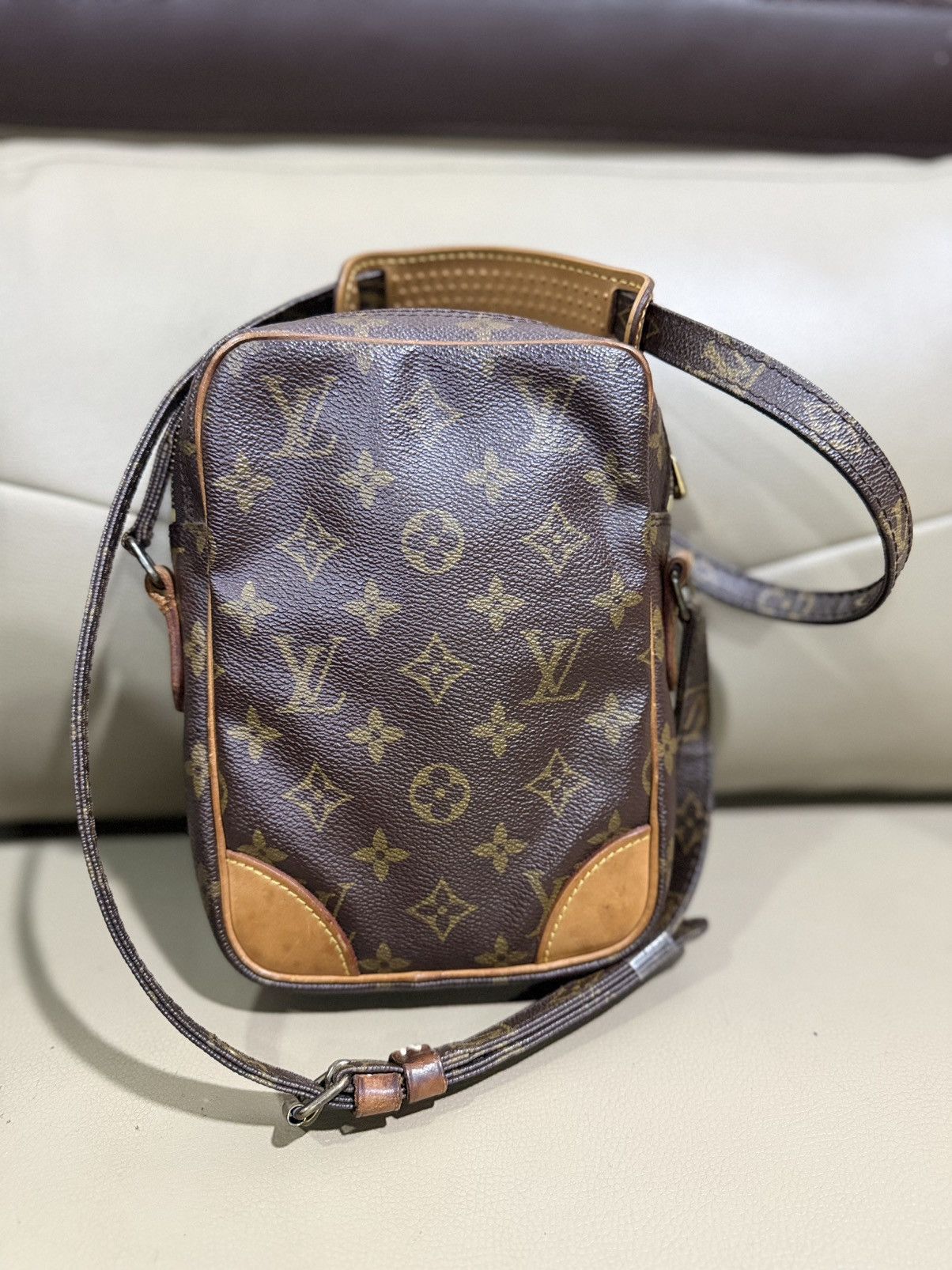 Louis Vuitton Authentic Vintage Louis Vuitton Monogram Danube Bag Size ONE SIZE - 21 Thumbnail