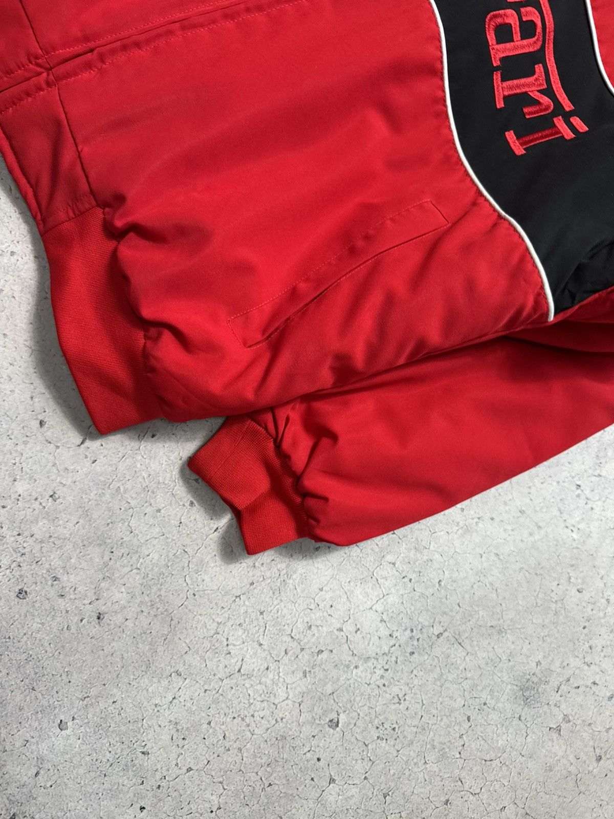 Ferrari Ferrari F1 Racing Bomber Jacket Hype Rare Big Logo Vintage Size US XL / EU 56 / 4 - 4 Thumbnail