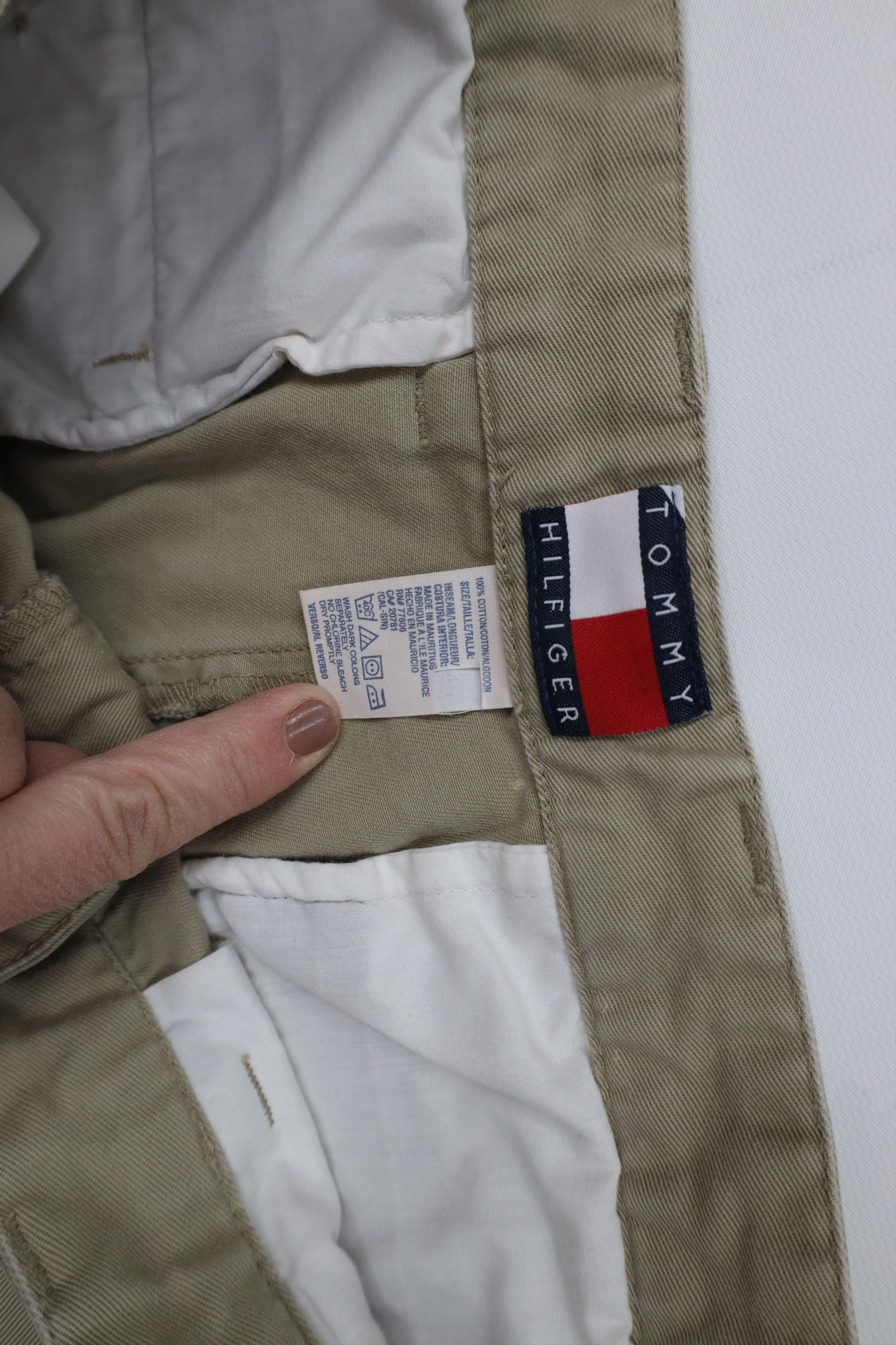 Tommy Hilfiger Vintage 90s Tommy Hilfiger Wide Leg Chino Pants Khaki Beige Size US 32 / EU 48 - 8 Thumbnail
