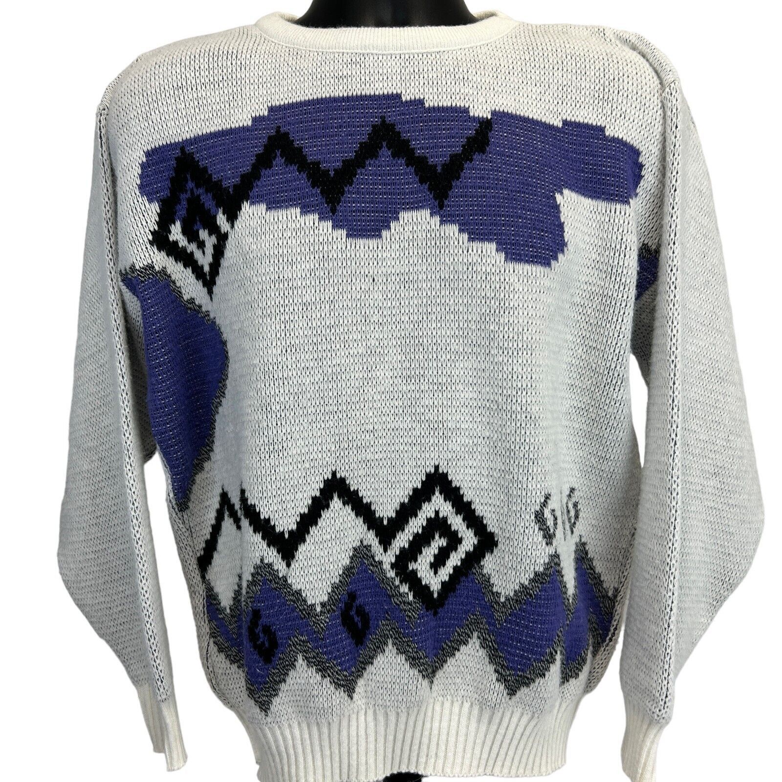 Vintage Vintage 90s Hilton Knit Sweater White Purple Made In USA M Size US M / EU 48-50 / 2 - 1 Thumbnail