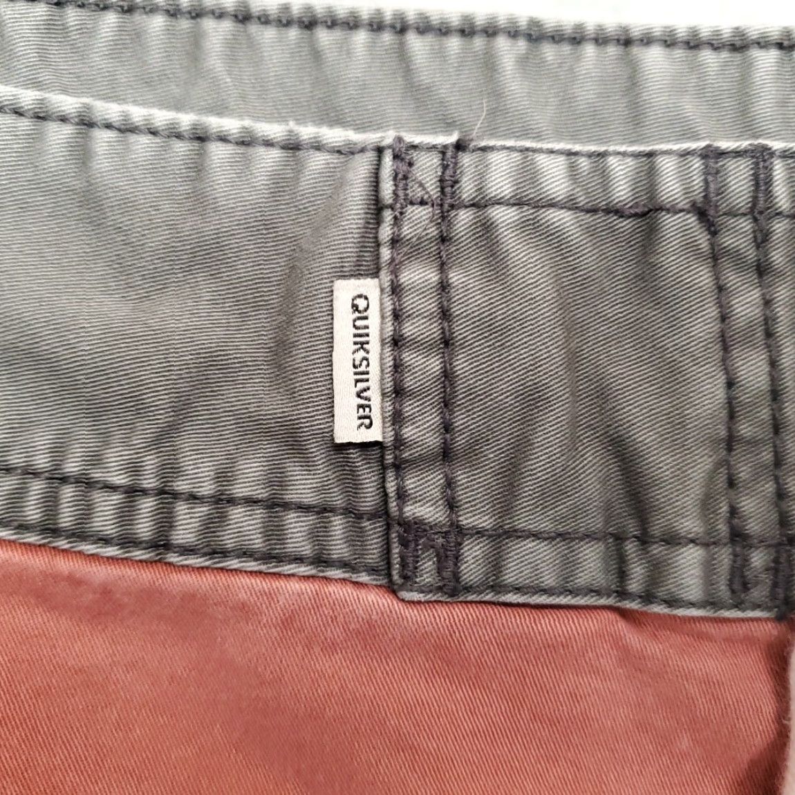 Quiksilver Quiksilver Shorts Mens 33 Red Drawstring Adjustable Waist Twill Outdoor Skate Bermuda Twill Casual Men Red 90s Size US 33 - 2 Thumbnail