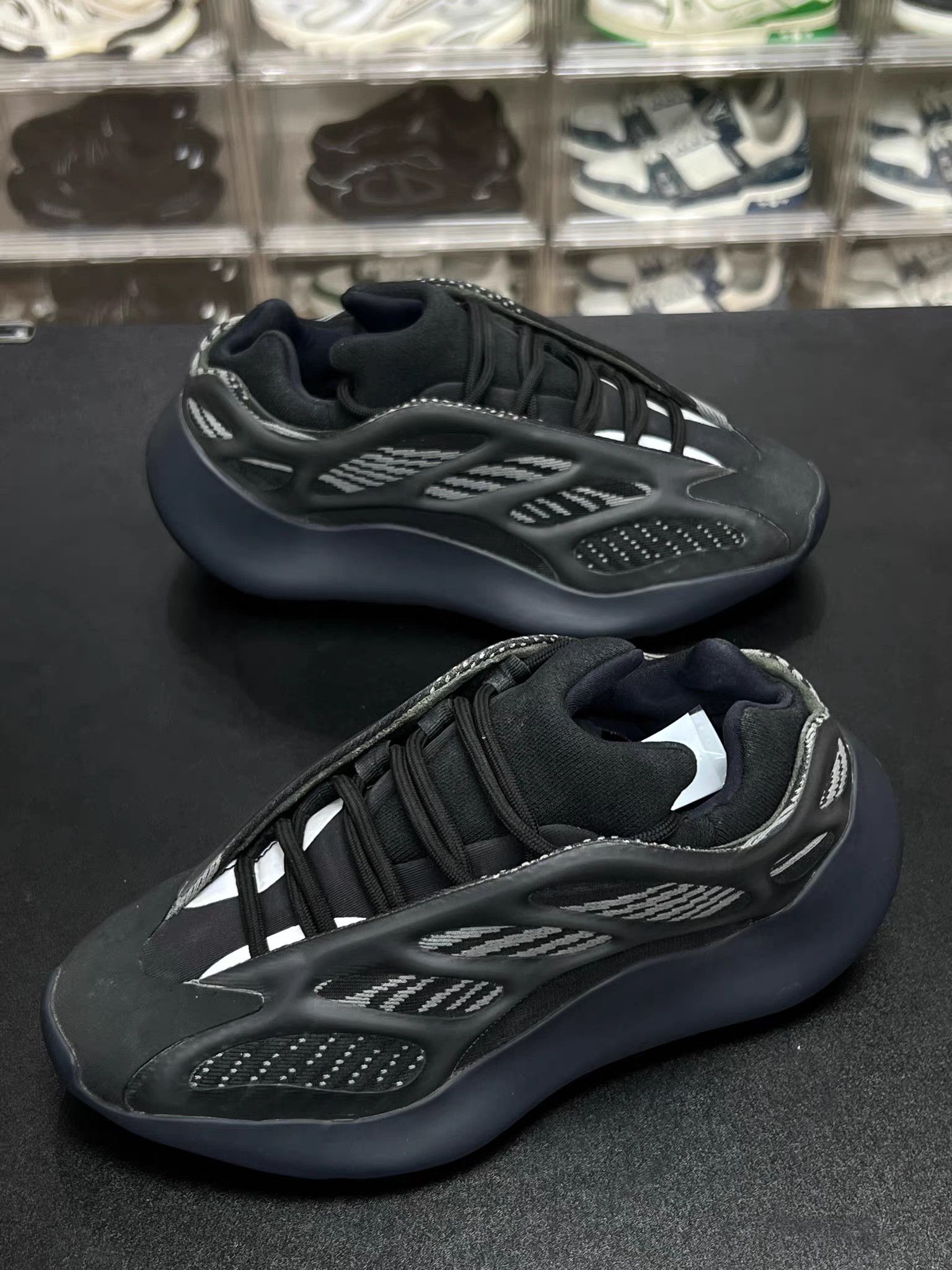 Adidas ADIDAS YEEZY700 V3 Retro Running Shoes K15 Size US 6.5 / IT 36.5 - 1 Thumbnail