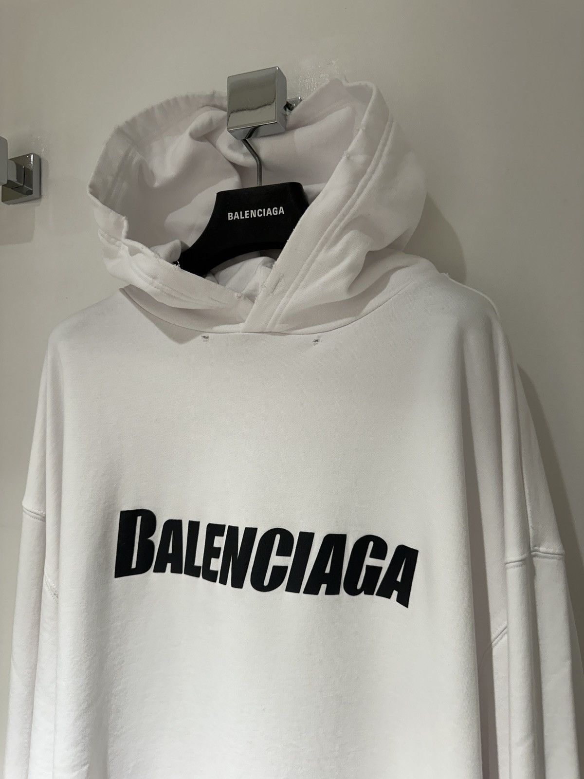 Balenciaga Balenciaga White Bold Logo Hoodie Size US M / EU 48-50 / 2 - 4 Thumbnail