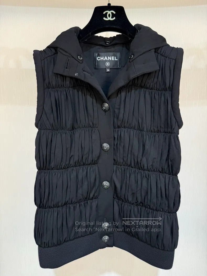 Chanel Chanel Black hooded vest Size XS / US 0-2 / IT 36-38 - 2 Thumbnail