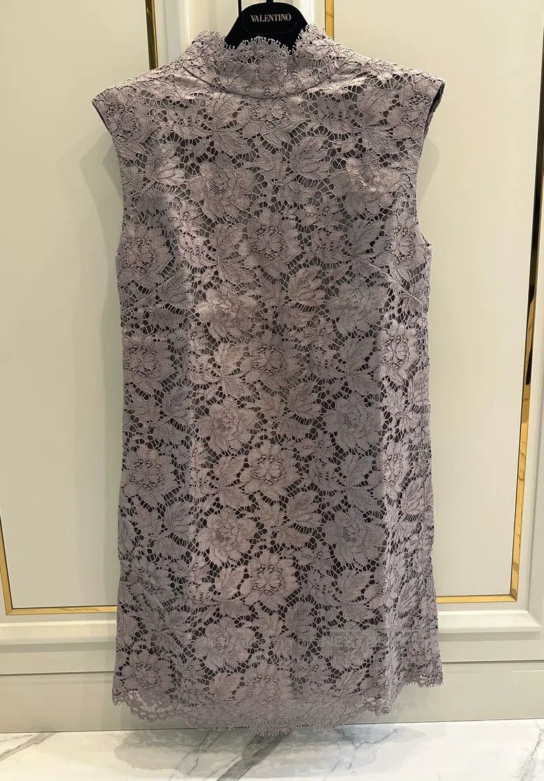 Valentino Valentino Classic lace dress Size M / US 6-8 / IT 42-44 - 1 Thumbnail