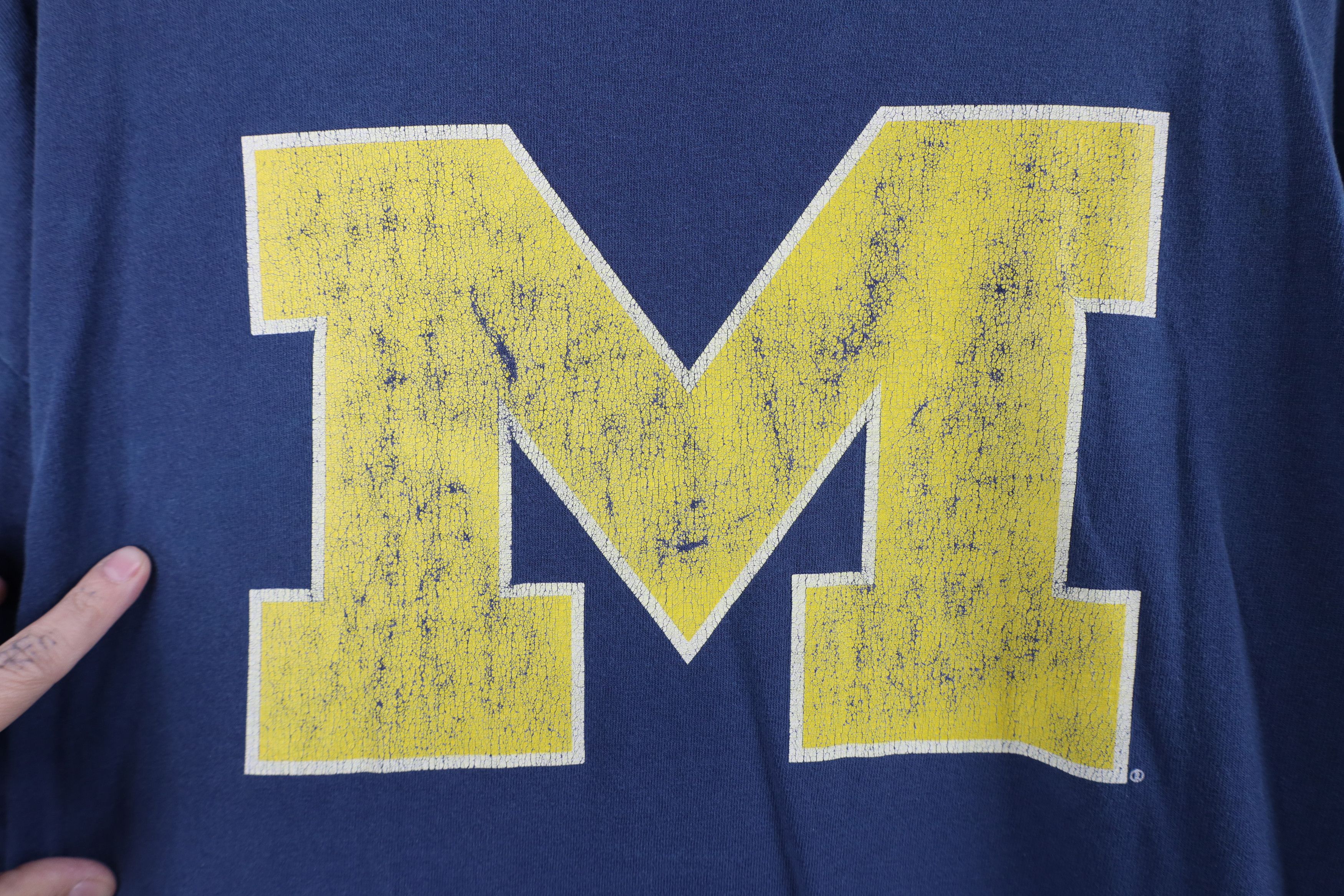 Nike Vintage Nike Scott Mini Swoosh University Michigan T-Shirt Size US XL / EU 56 / 4 - 12 Thumbnail