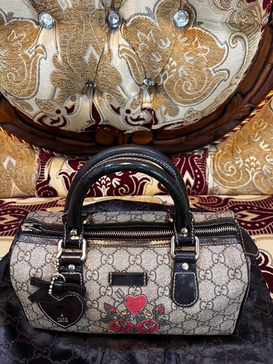 Gucci Authentic Gucci Beige Ebony Heart Tattoo GG Supreme Small Size ONE SIZE - 8 Thumbnail
