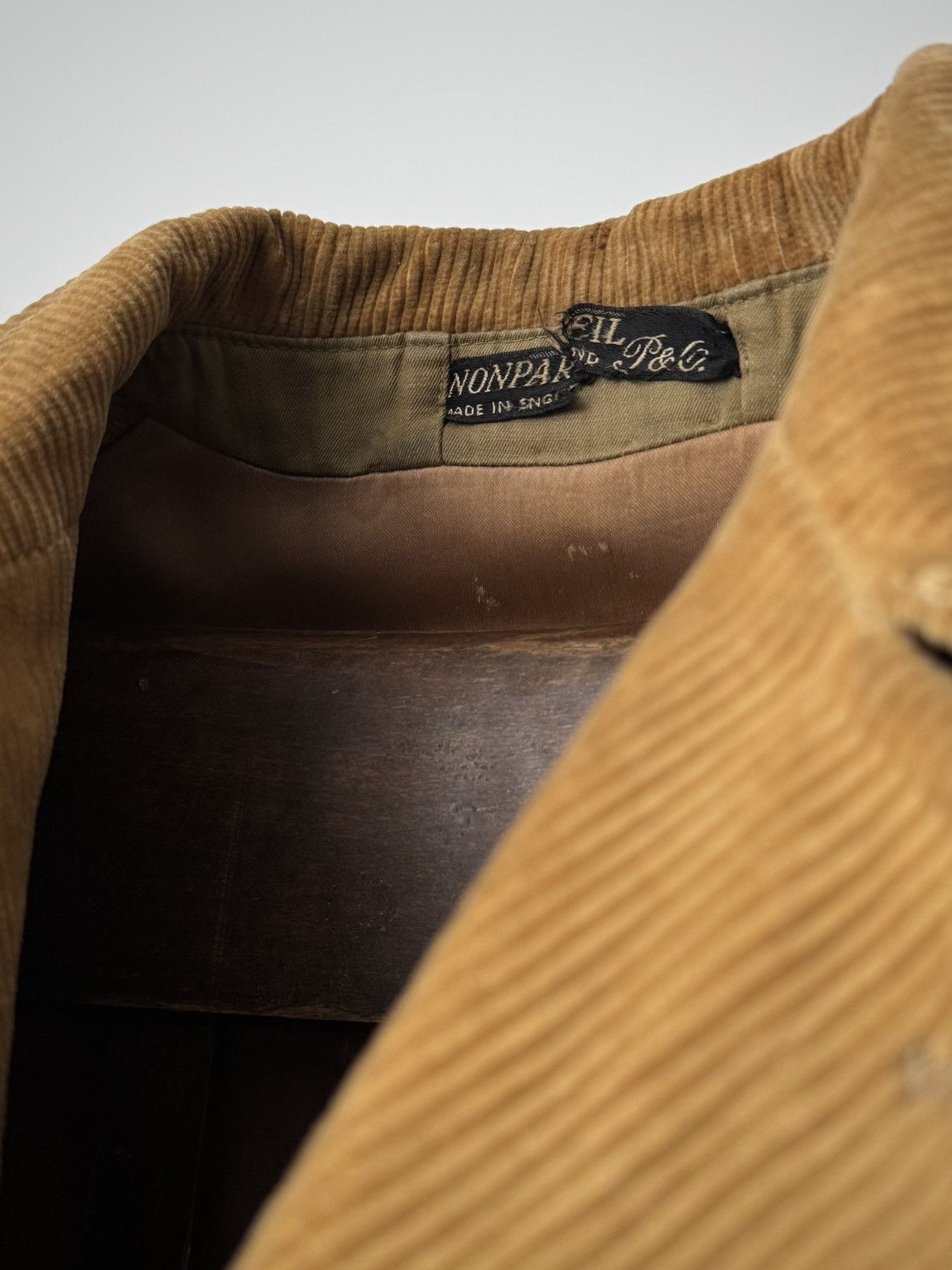 Vintage Vintage 1950s England 'Nonpareil' Hunting Corduroy Coat Size US L / EU 52-54 / 3 - 6 Thumbnail