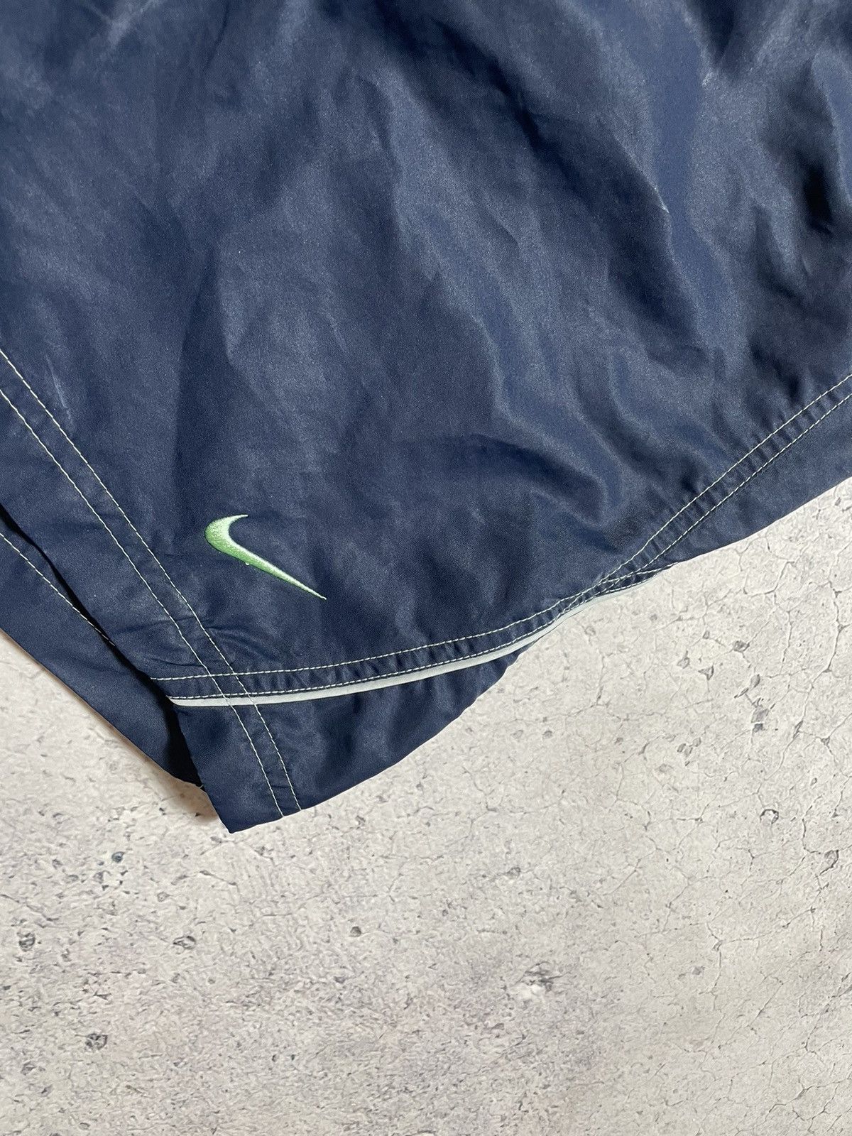 Nike Vintage Nylon Nike Shox Big Logo Swoosh Drill Shorts Y2K Size US 32 / EU 48 - 4 Thumbnail