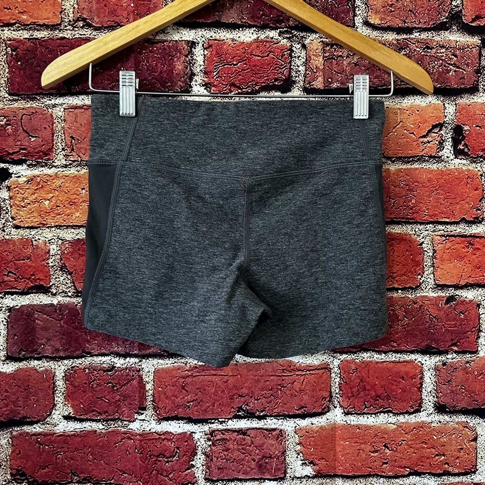 The North Face Woman’s the north face athletic shorts Size 27" / US 4 / IT 40 - 6 Thumbnail
