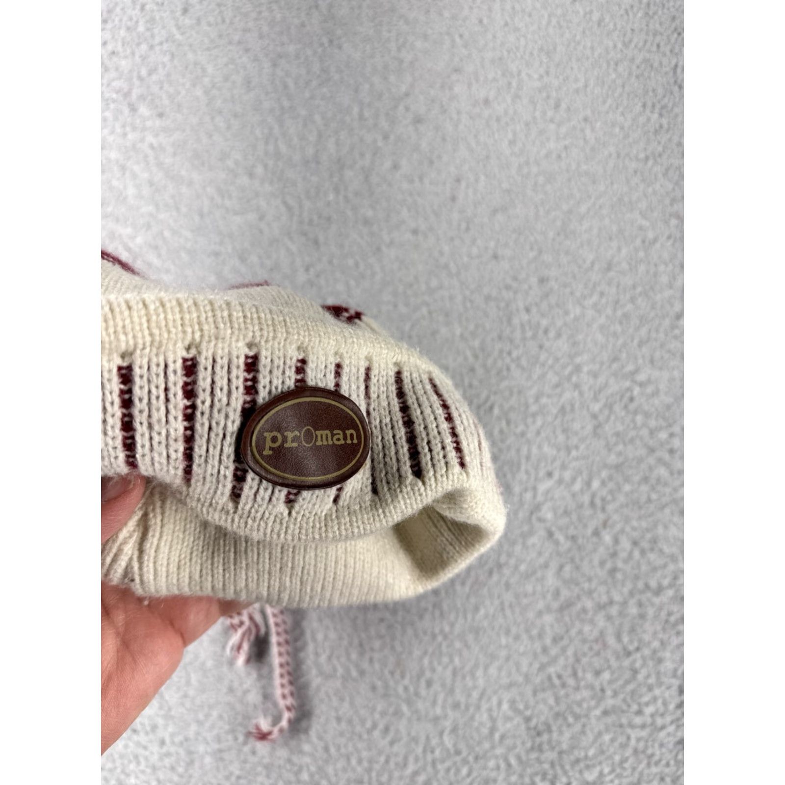 Vintage Proman Women's Beanie Knit Acrylic Casual Ski Snowboard Fall Winter One Size Red White Size ONE SIZE - 3 Thumbnail