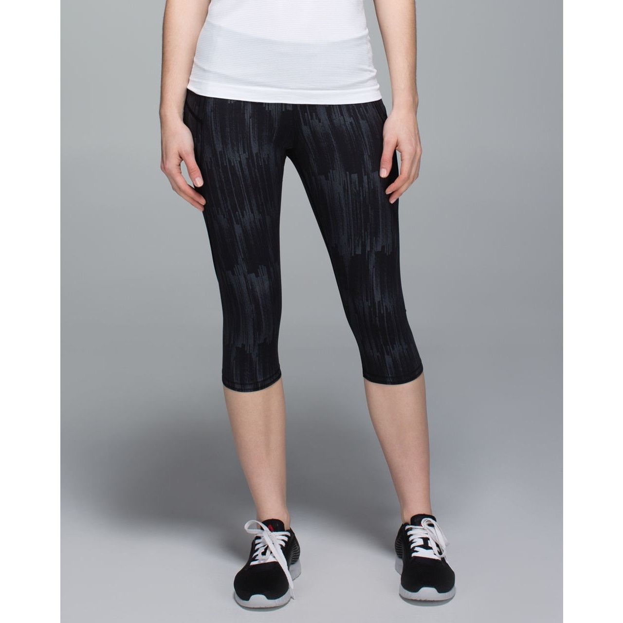 Lululemon Lululemon Run: Top Speed Crop Scratch Match Black Multi Sz 6 Size 28" / US 6 / IT 42 - 14 Thumbnail