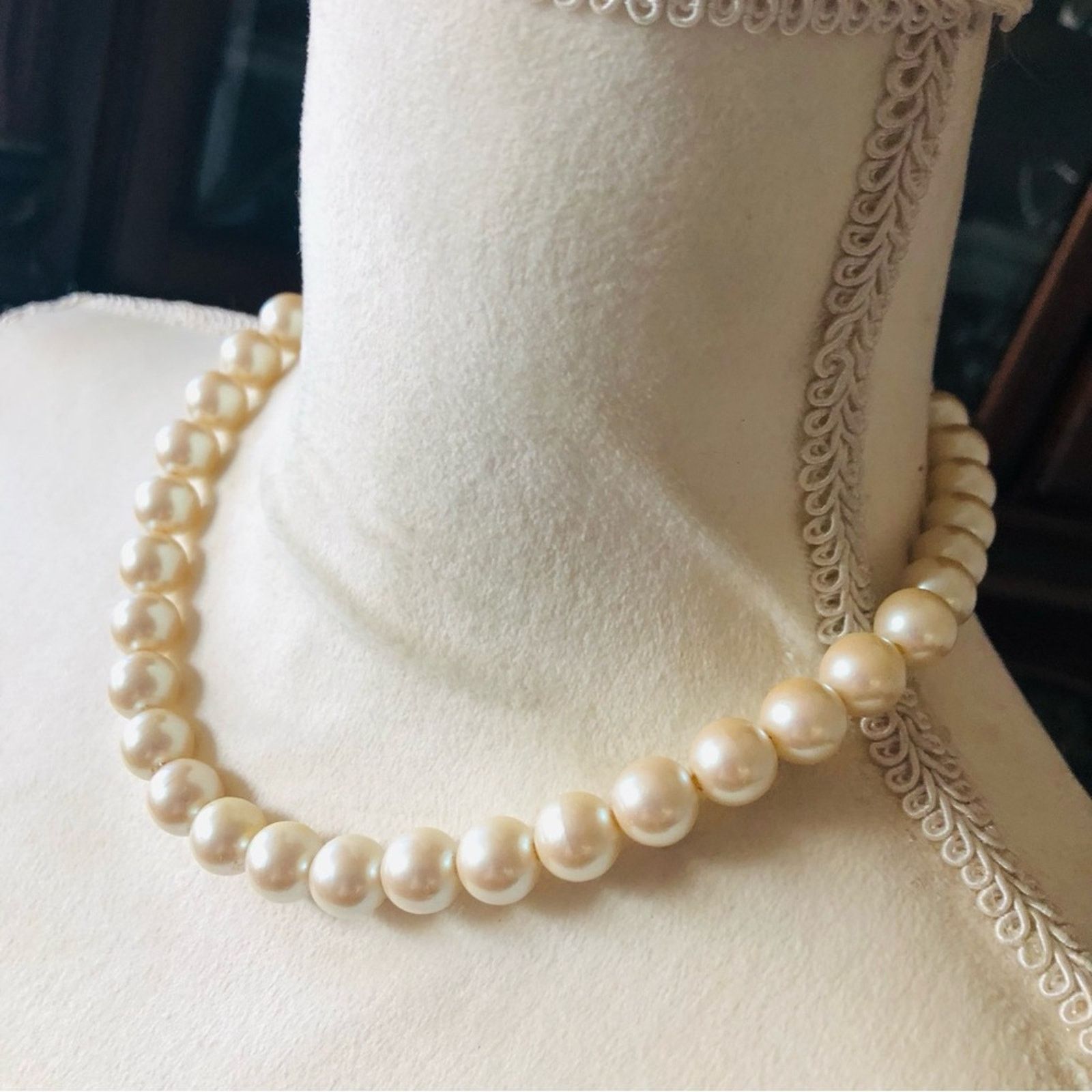 Vintage Vintage iridescent cream glass pearl bead necklace Size ONE SIZE - 5 Thumbnail