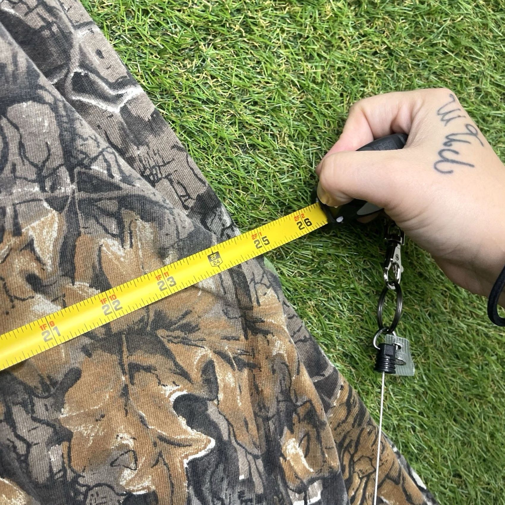 Jerzees VINTAGE Jerzees Outdoors Camo Shirt Mens XL Long Sleeve Camouflage Mossy Oak Hunting Jersey Cotton Green 1990s Mens Size US XL / EU 56 / 4 - 5 Thumbnail