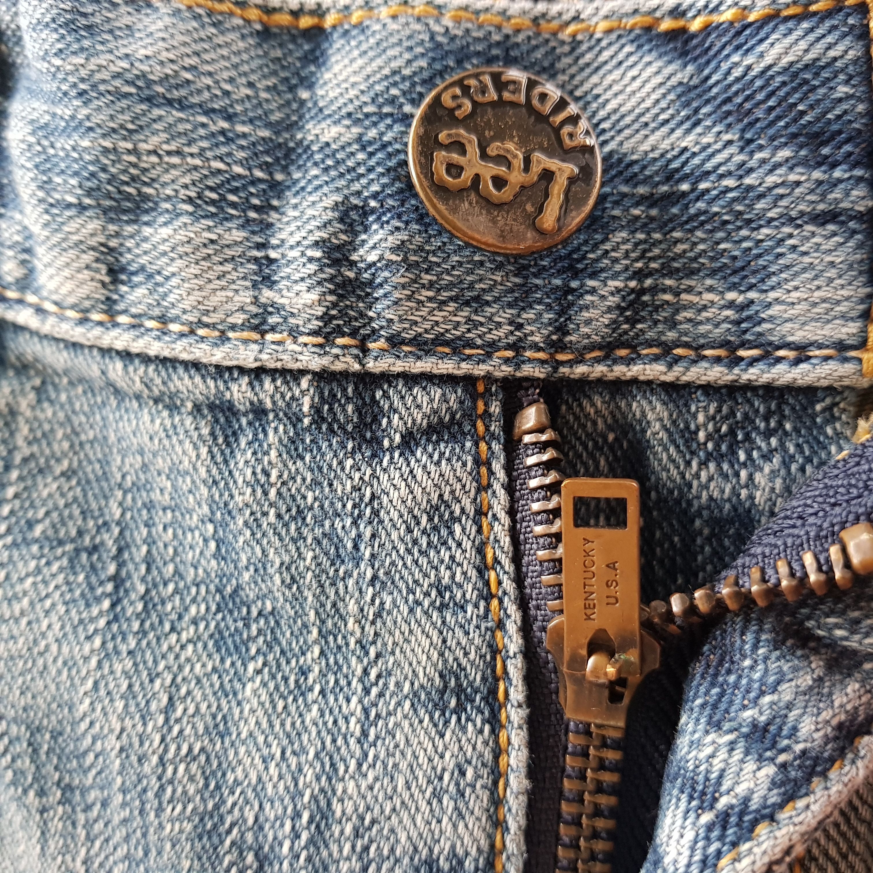 Levi's Vintage 90s Lee Jeans Distressed Lee Faded Light Wash Denim Size US 30 / EU 46 - 7 Thumbnail