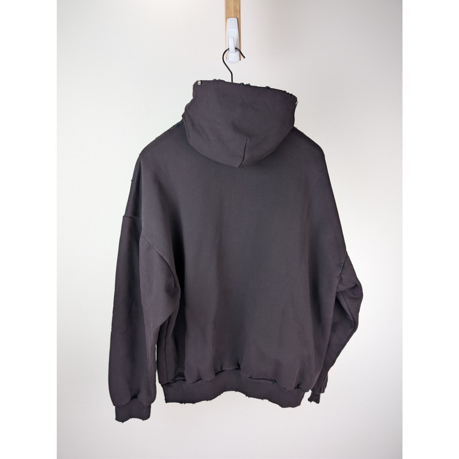 Balenciaga o1rshd1 Pierced Round Hoodie in Washed Black Size US M / EU 48-50 / 2 - 10 Thumbnail