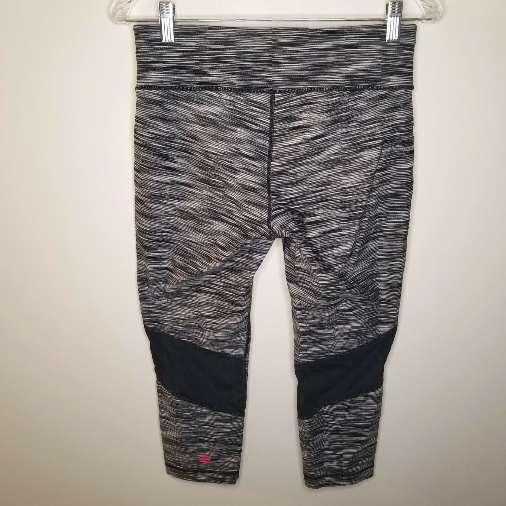 Tommy Hilfiger Tommy Hilfiger Sport Leggings Capris Women’s Size L Gray Activewear/Capri Sportswear Womens L Gray Size 36" / US 14 / IT 50 - 4 Thumbnail