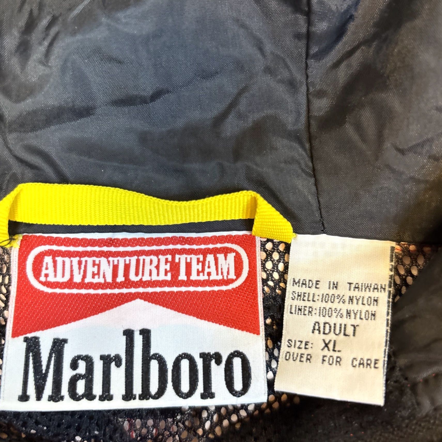 Marlboro VINTAGE Marlboro Adventure Team Jacket Mens XL Red Hooded Parka Outdoor 90s Size US XL / EU 56 / 4 - 4 Thumbnail