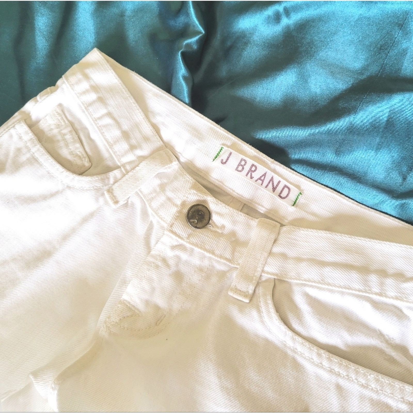J Brand J Brand Vixen White Cut Off Shorts Womens Size 24 XS Cheeky Size 24" / US 00 / IT 34 - 2 Thumbnail